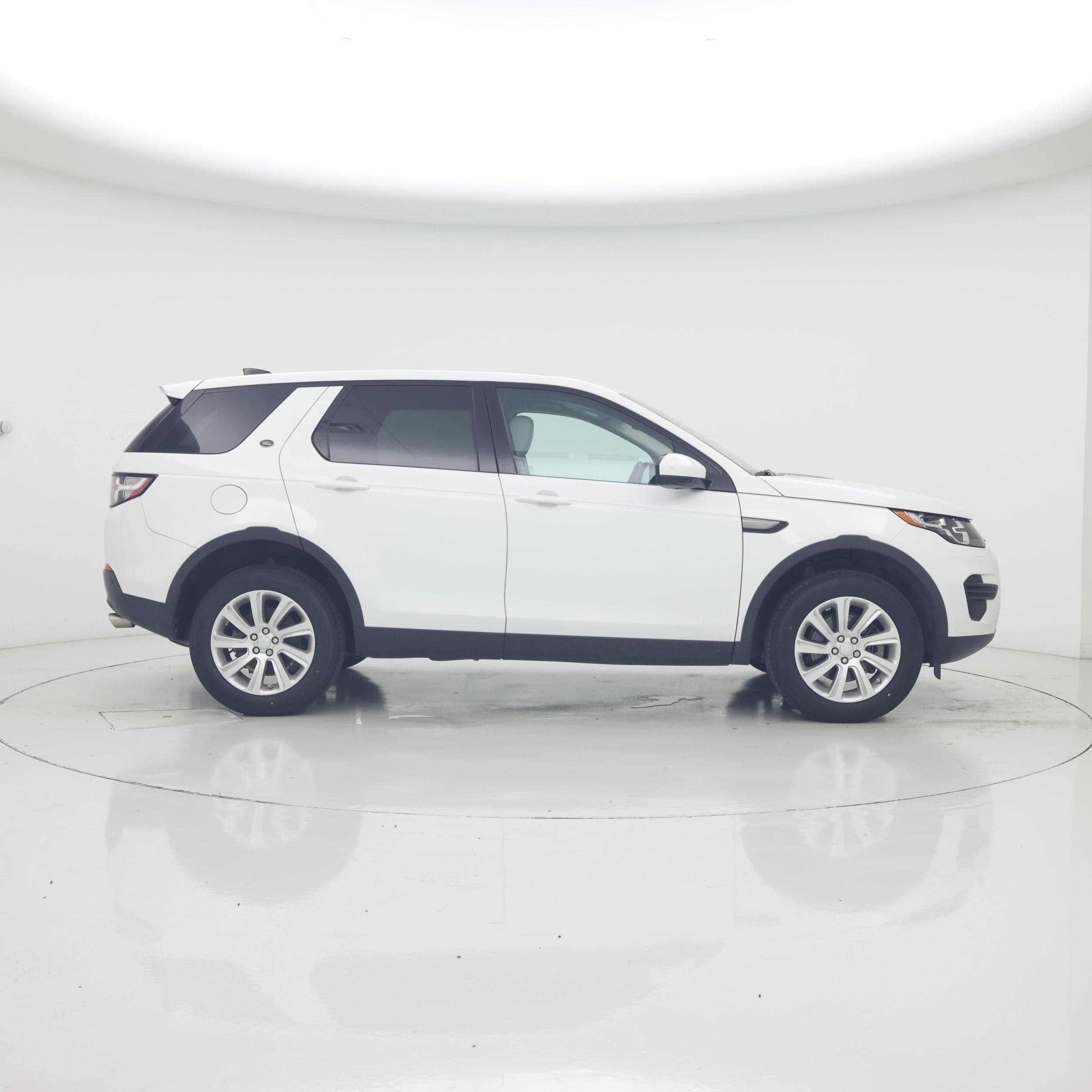 Thumbnail: 2017 Land Rover Discovery Sport - 7