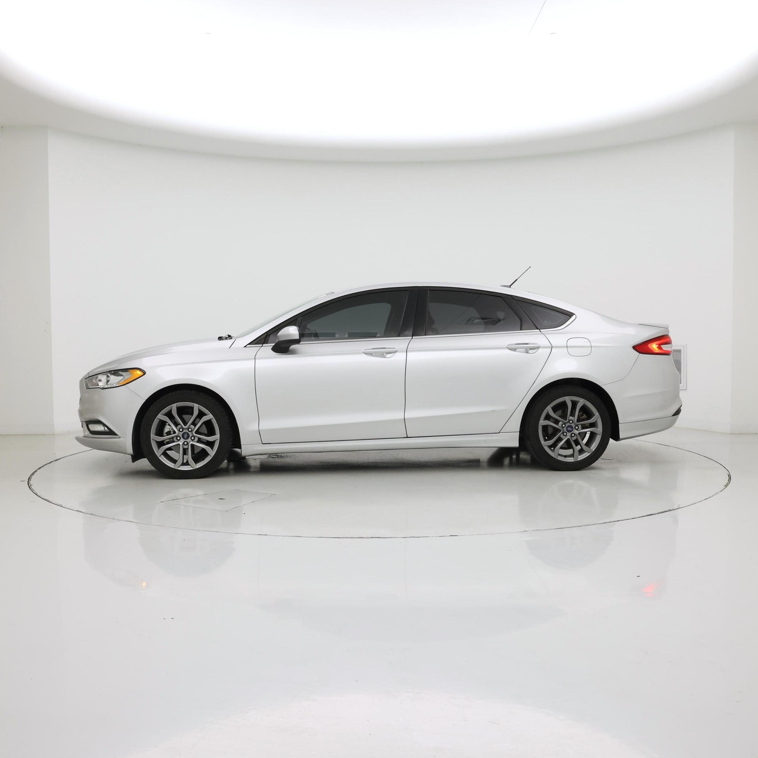 Thumbnail: 2017 Ford Fusion - 3