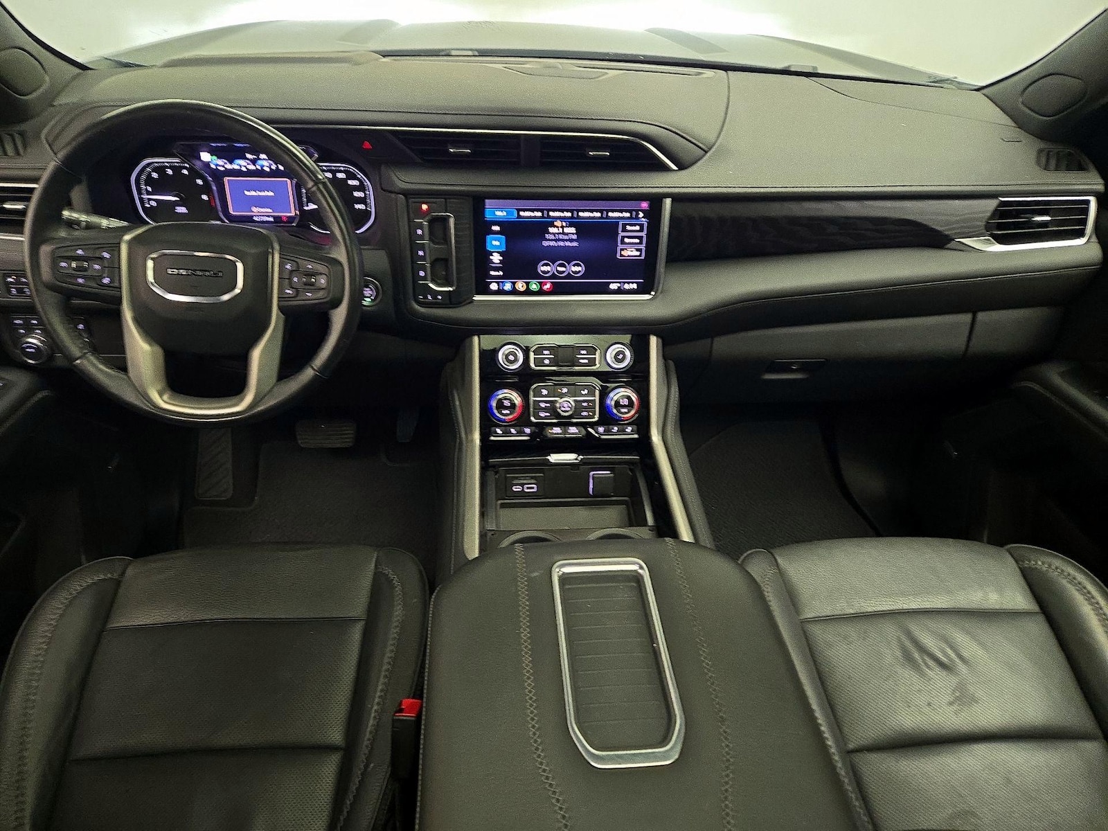 2021 GMC Yukon Denali - Photo 10