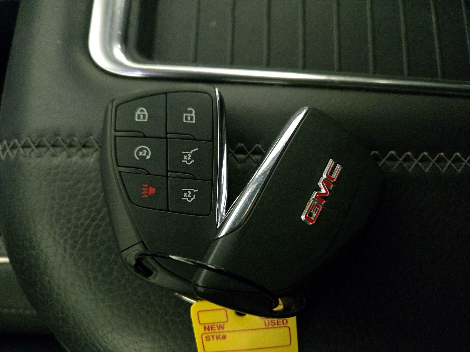 2021 GMC Yukon Denali - Photo 25
