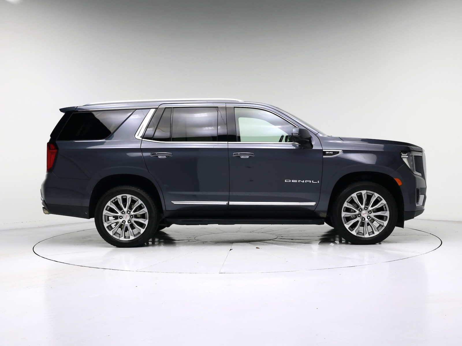2021 GMC Yukon Denali - Photo 8