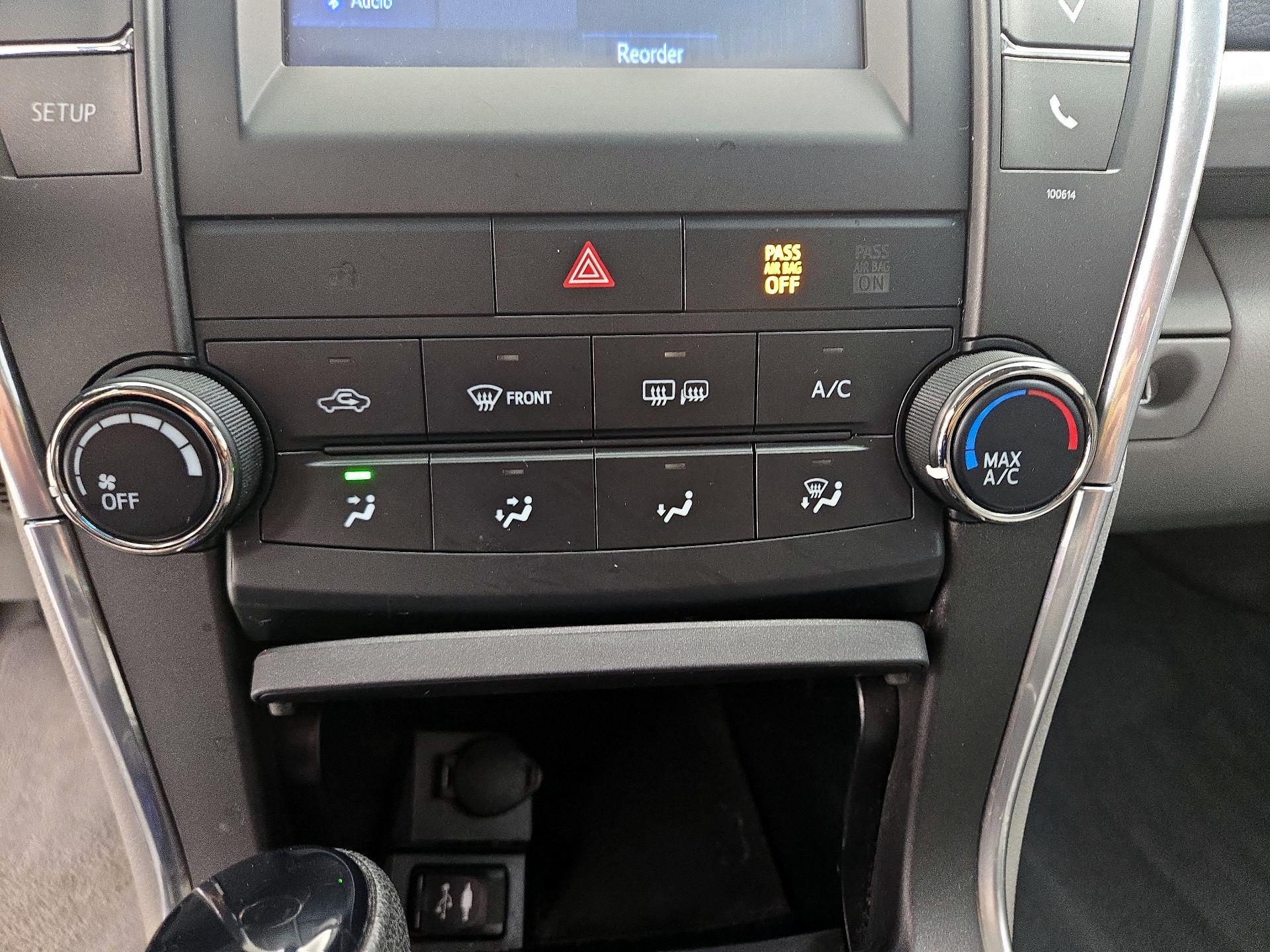 Thumbnail: 2016 Toyota Camry - 16