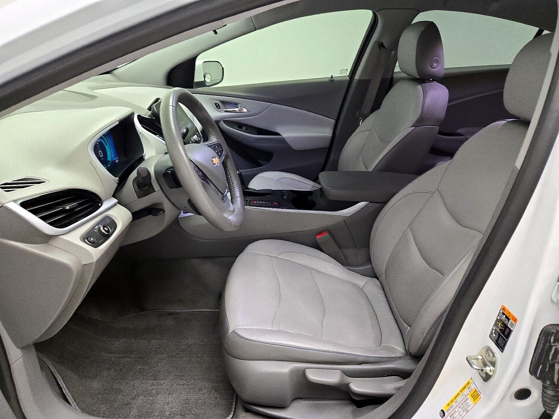 Thumbnail: 2017 Chevrolet Volt - 11