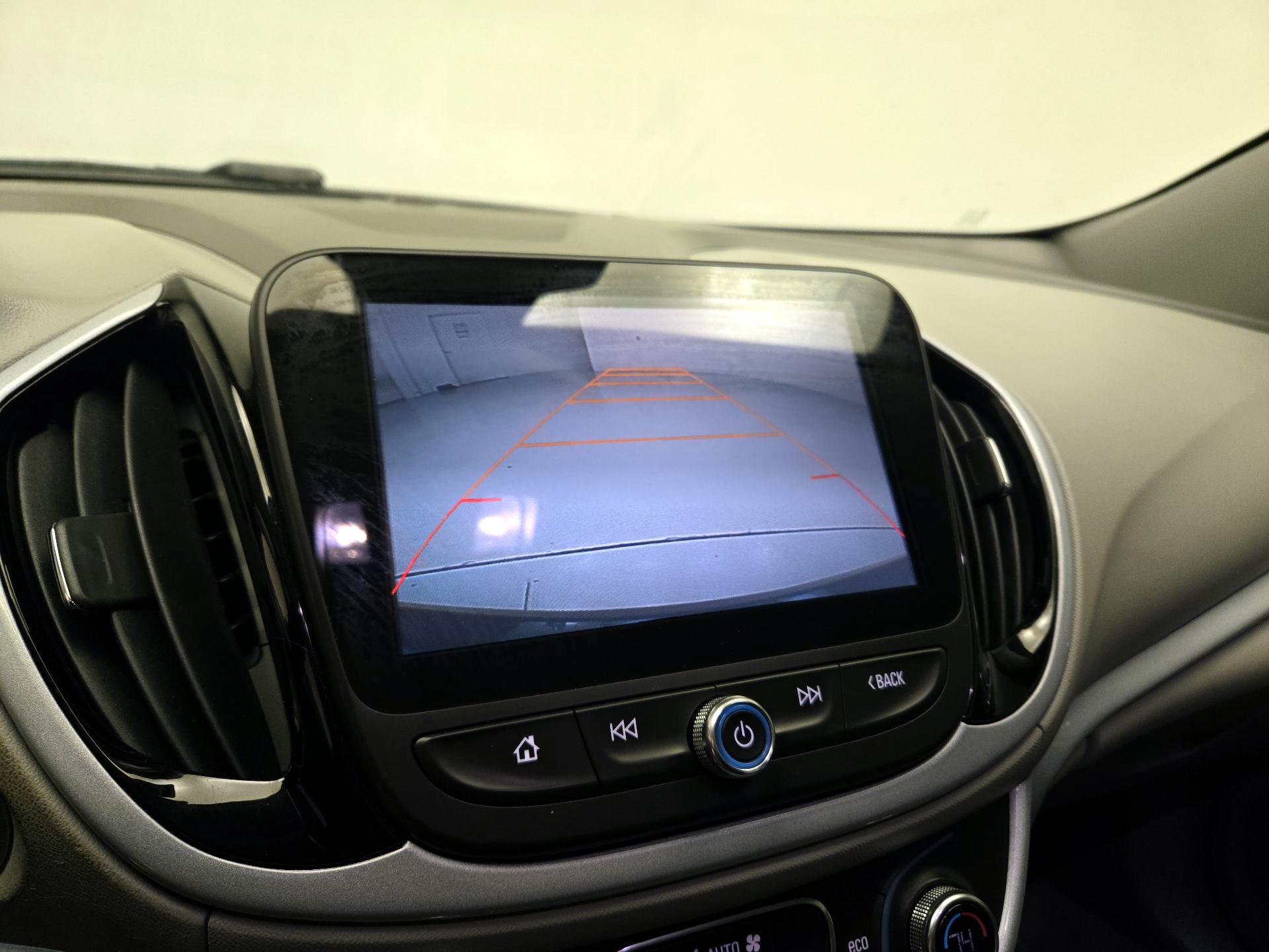 Thumbnail: 2017 Chevrolet Volt - 14