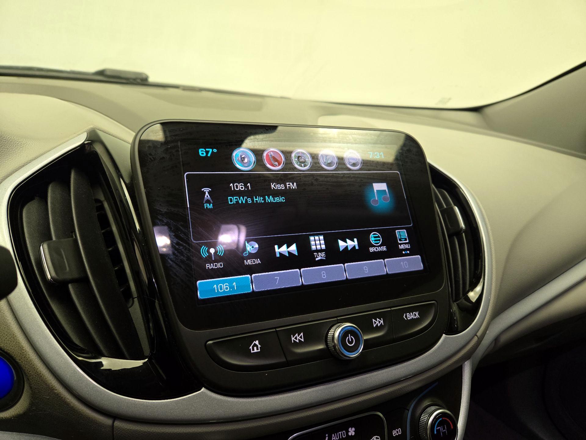 Thumbnail: 2017 Chevrolet Volt - 15