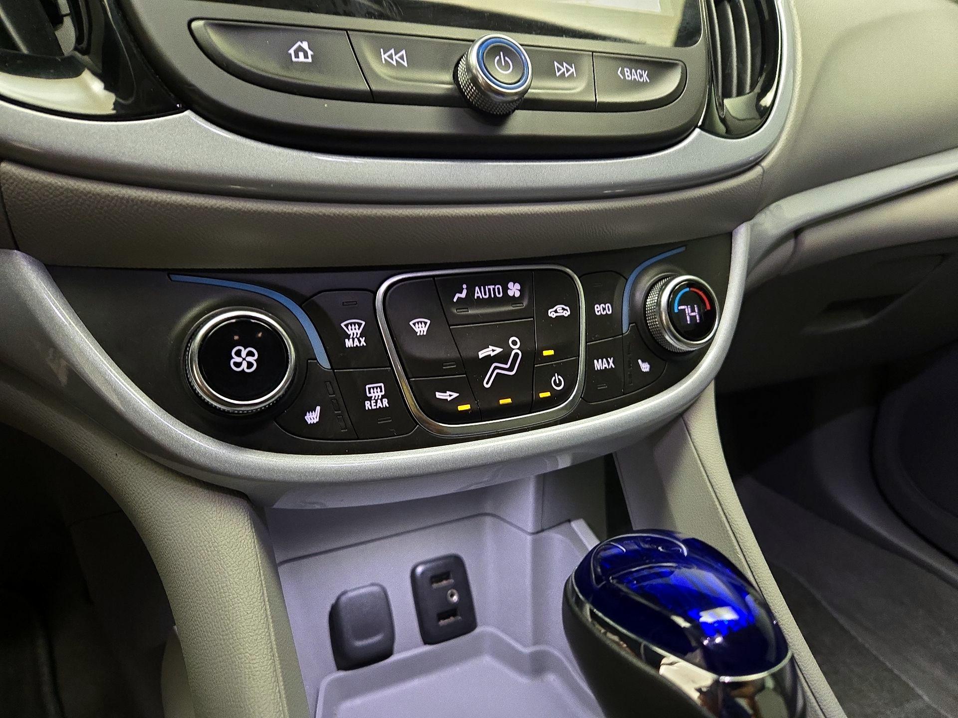 Thumbnail: 2017 Chevrolet Volt - 16