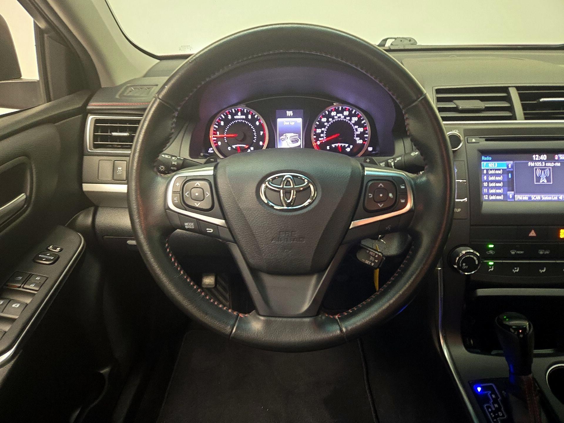 Thumbnail: 2016 Toyota Camry - 10