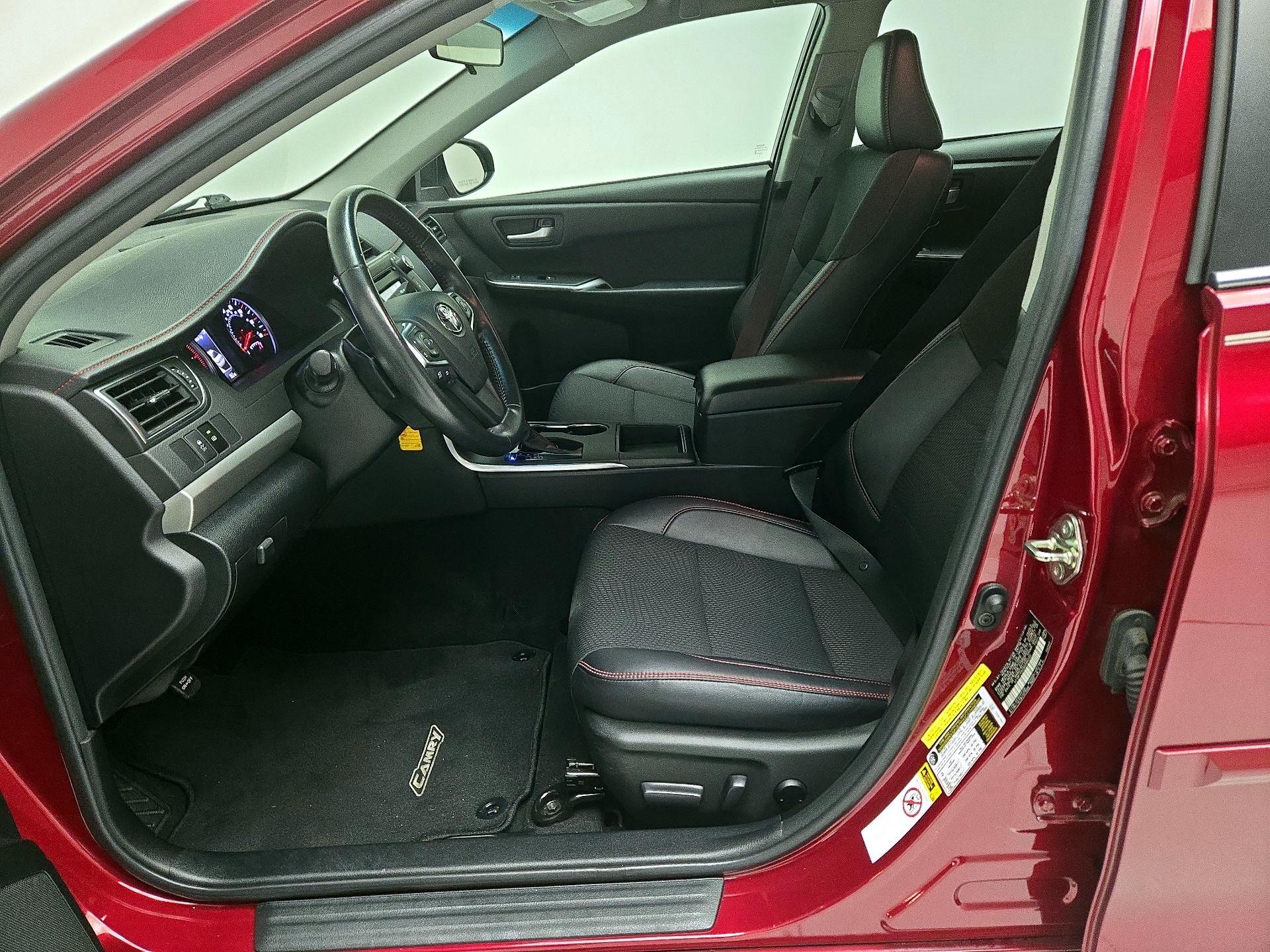 Thumbnail: 2016 Toyota Camry - 11