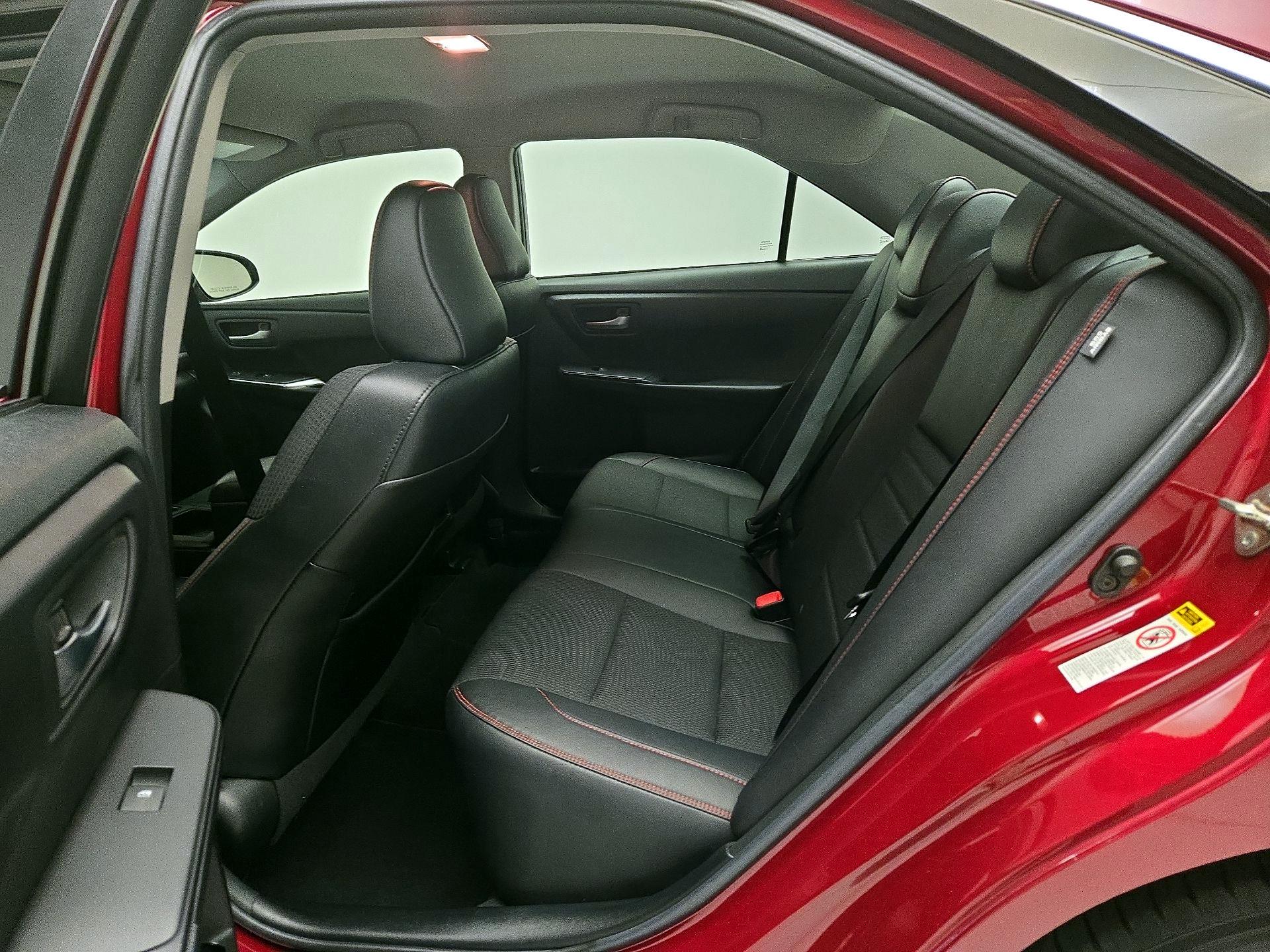 Thumbnail: 2016 Toyota Camry - 18