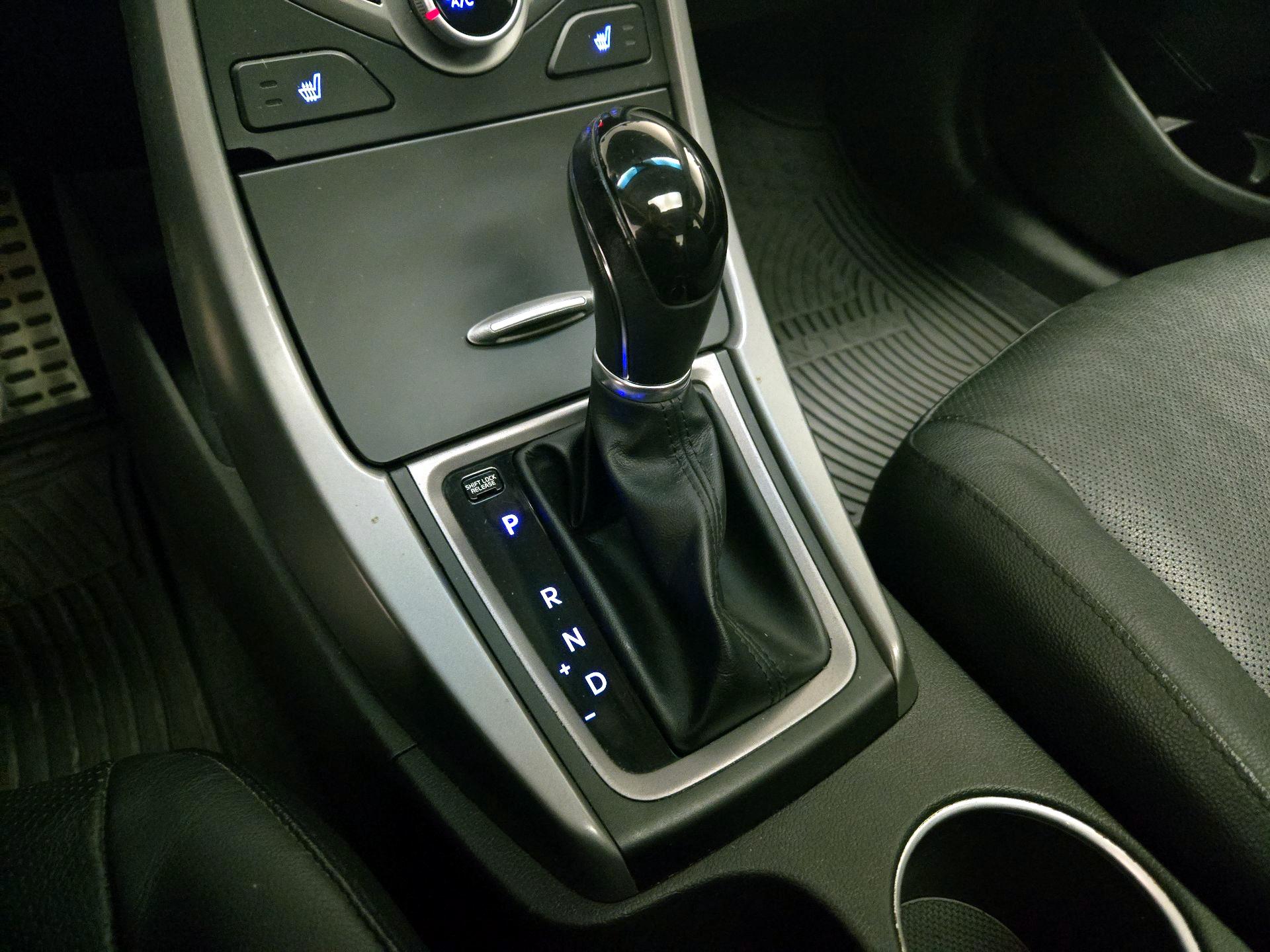 Thumbnail: 2015 Hyundai Elantra - 17