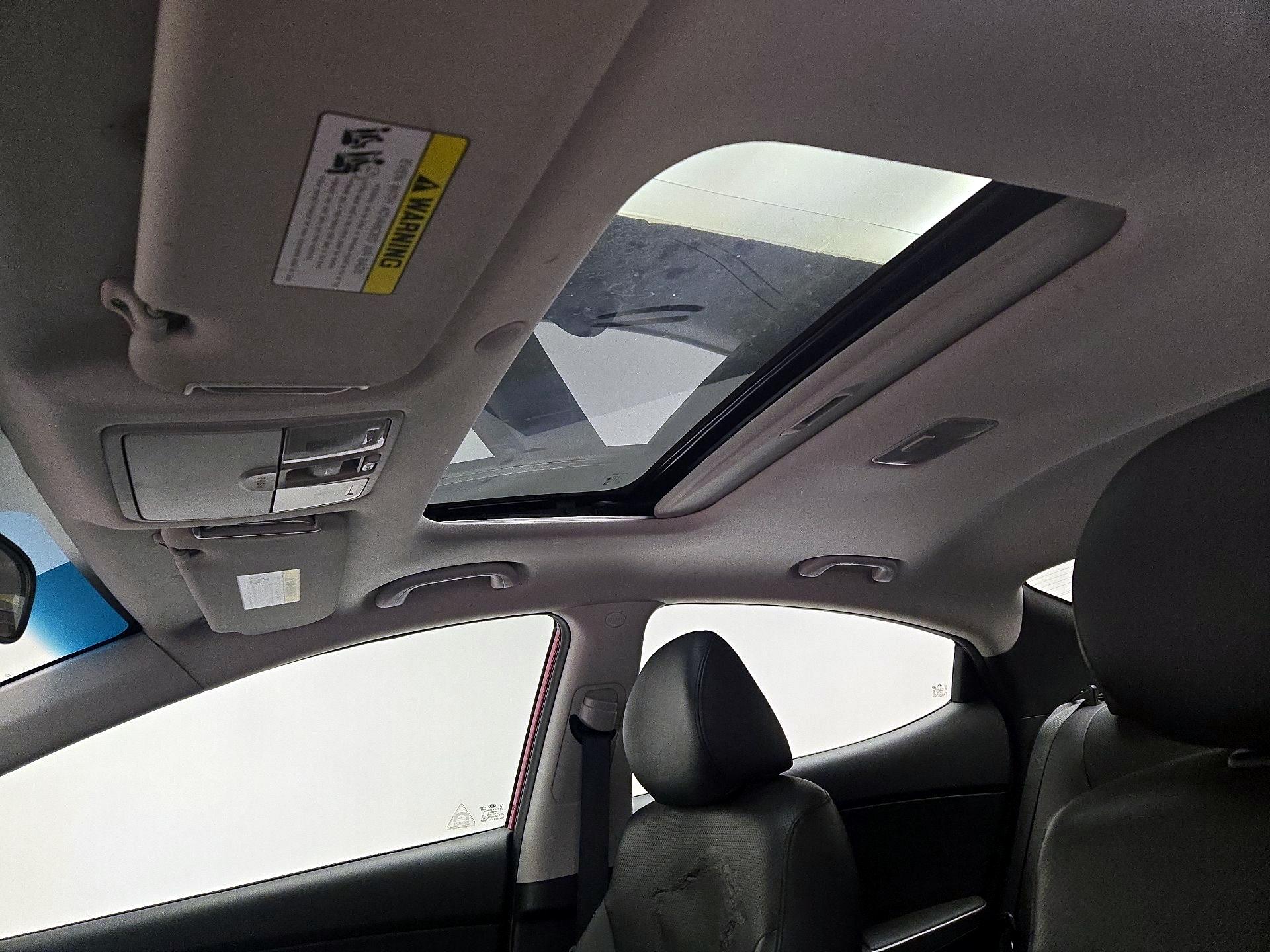 Thumbnail: 2015 Hyundai Elantra - 19