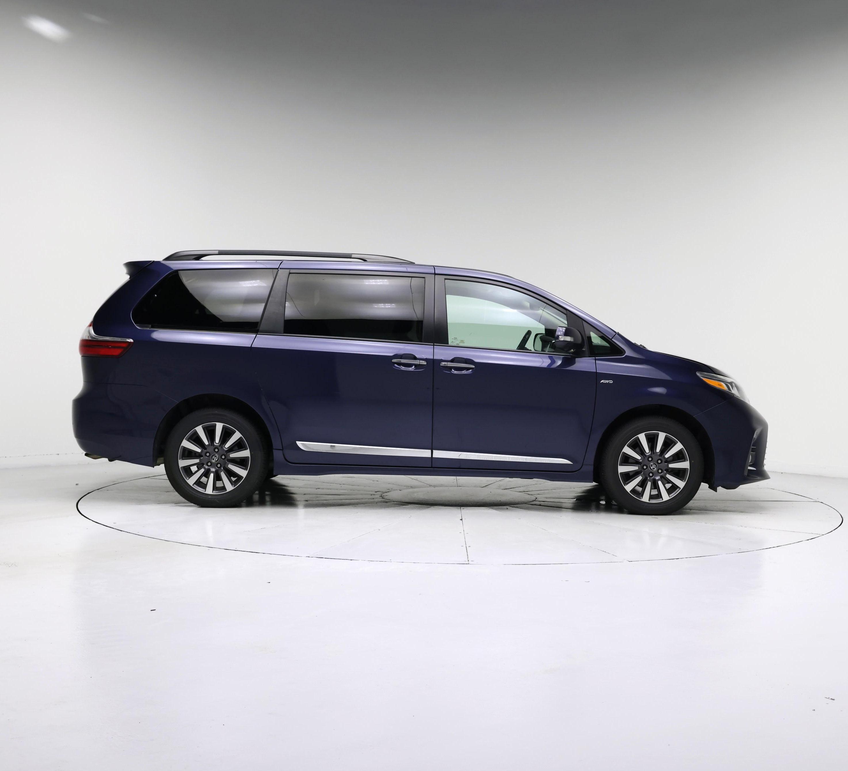 Thumbnail: 2020 Toyota Sienna - 7