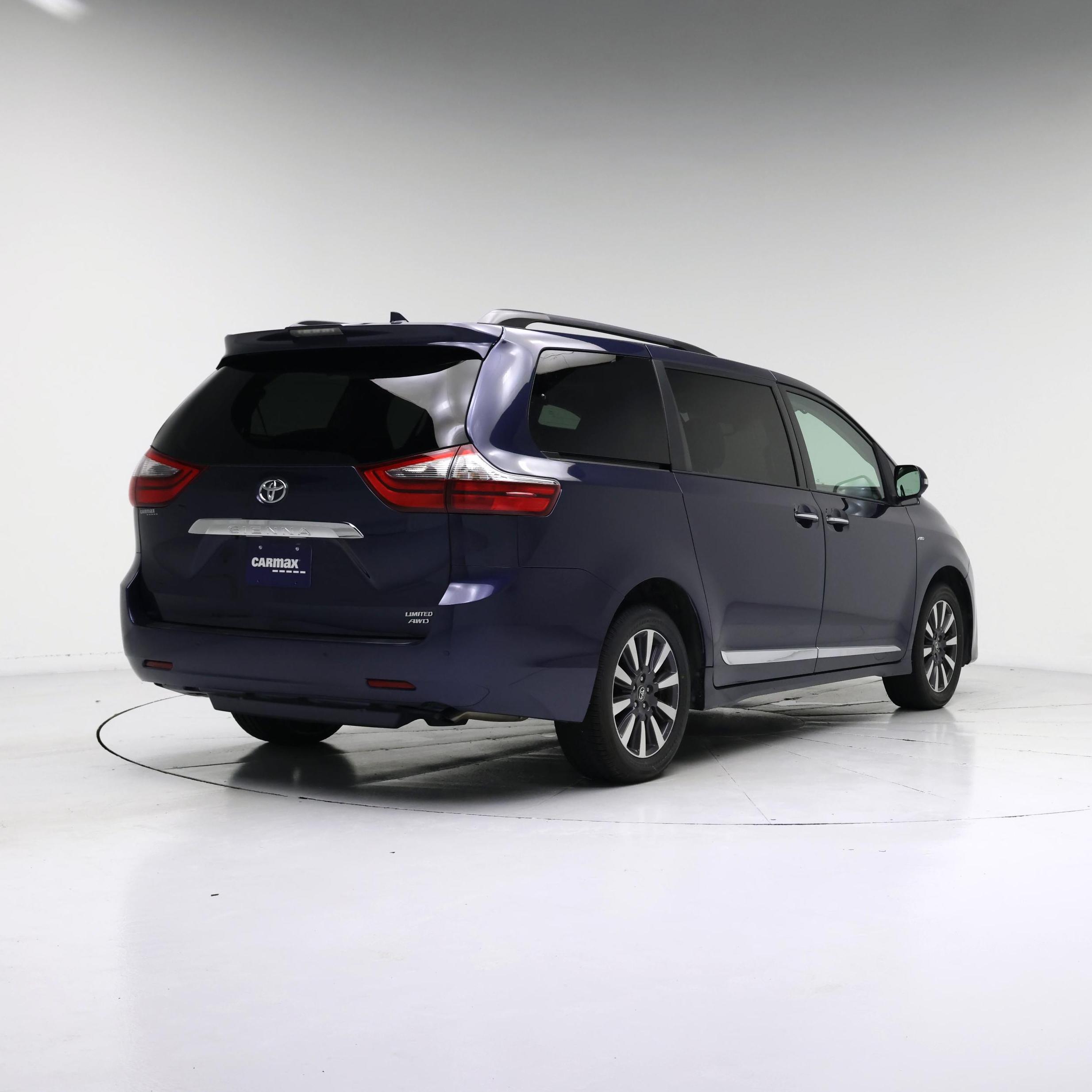 Thumbnail: 2020 Toyota Sienna - 8
