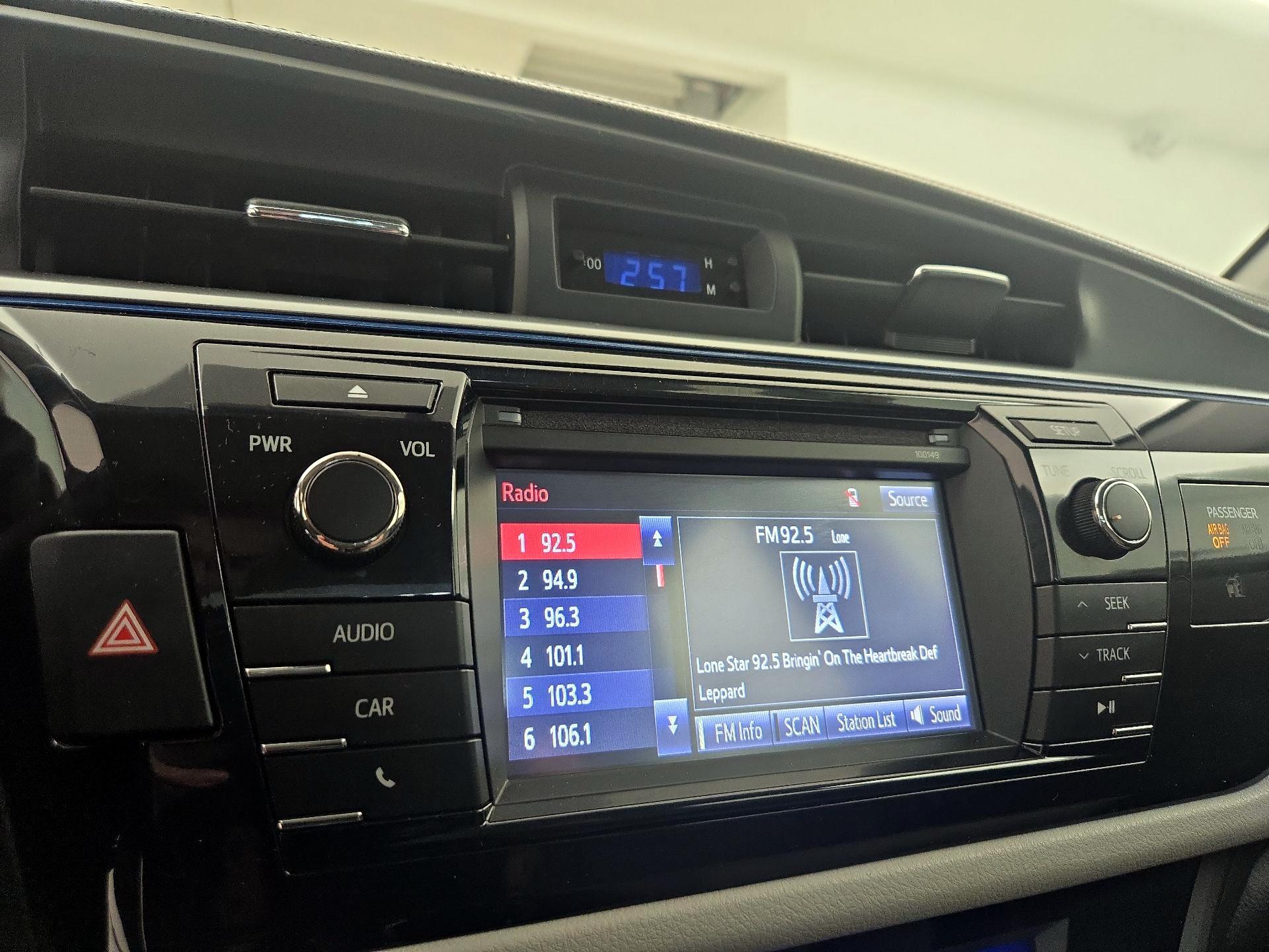 Thumbnail: 2015 Toyota Corolla - 15