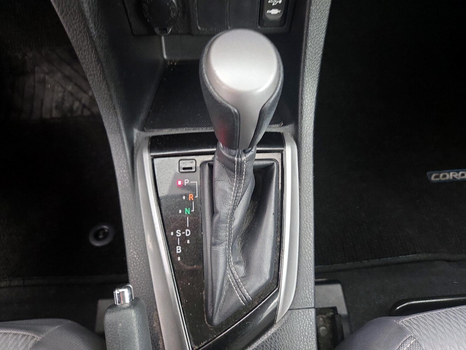 Thumbnail: 2015 Toyota Corolla - 17