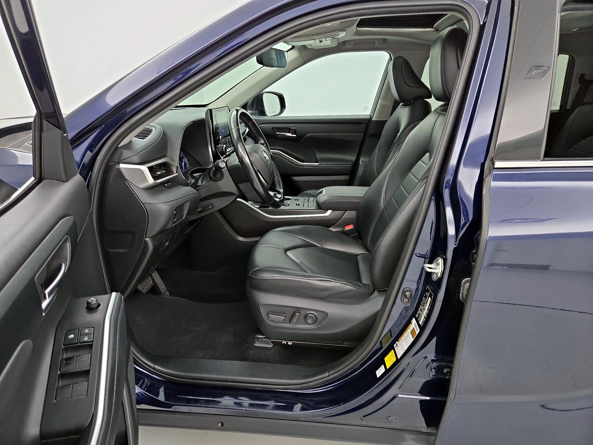 Thumbnail: 2021 Toyota Highlander - 11