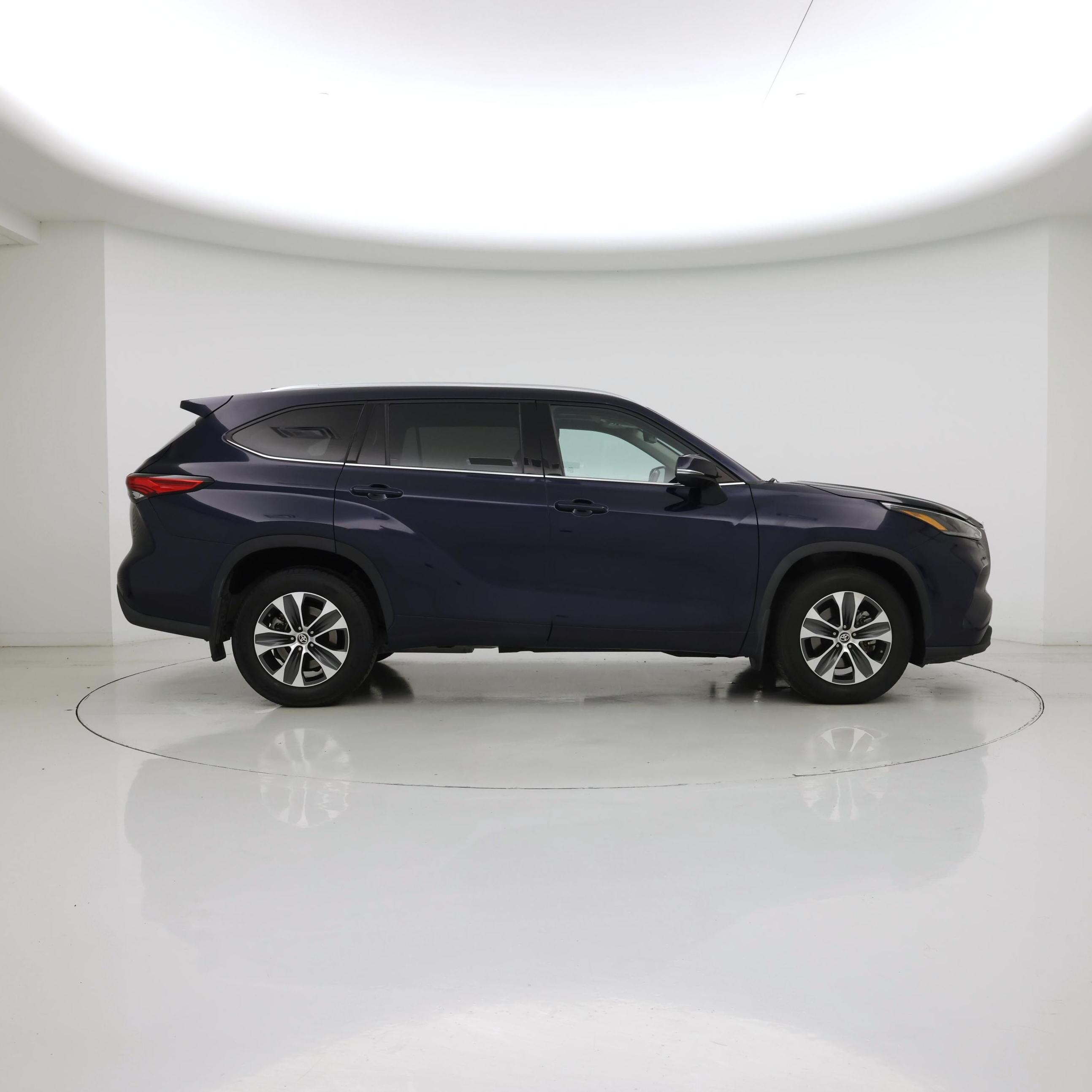 Thumbnail: 2021 Toyota Highlander - 7