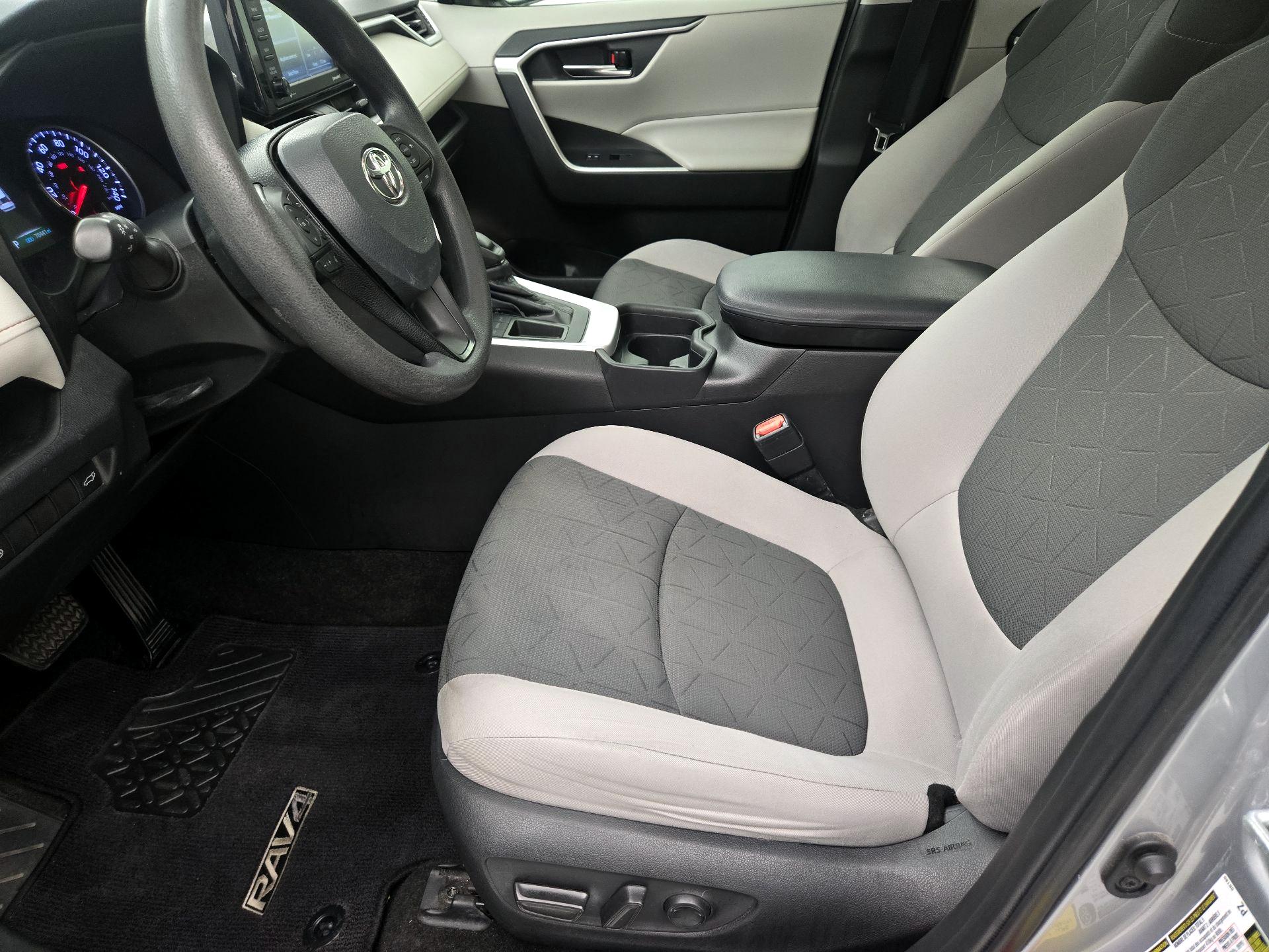 Thumbnail: 2020 Toyota RAV4 - 11