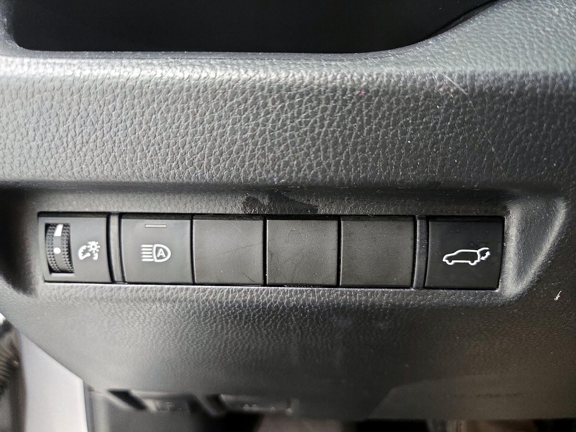 Thumbnail: 2020 Toyota RAV4 - 13