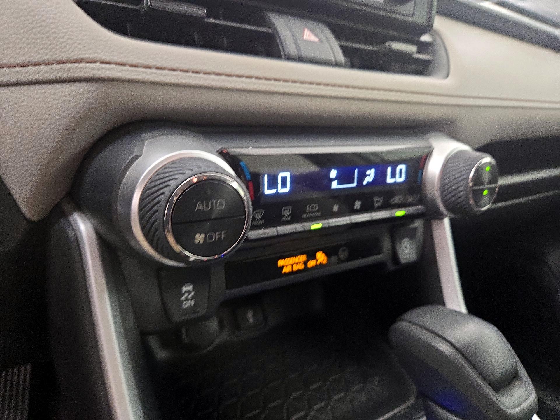 Thumbnail: 2020 Toyota RAV4 - 16