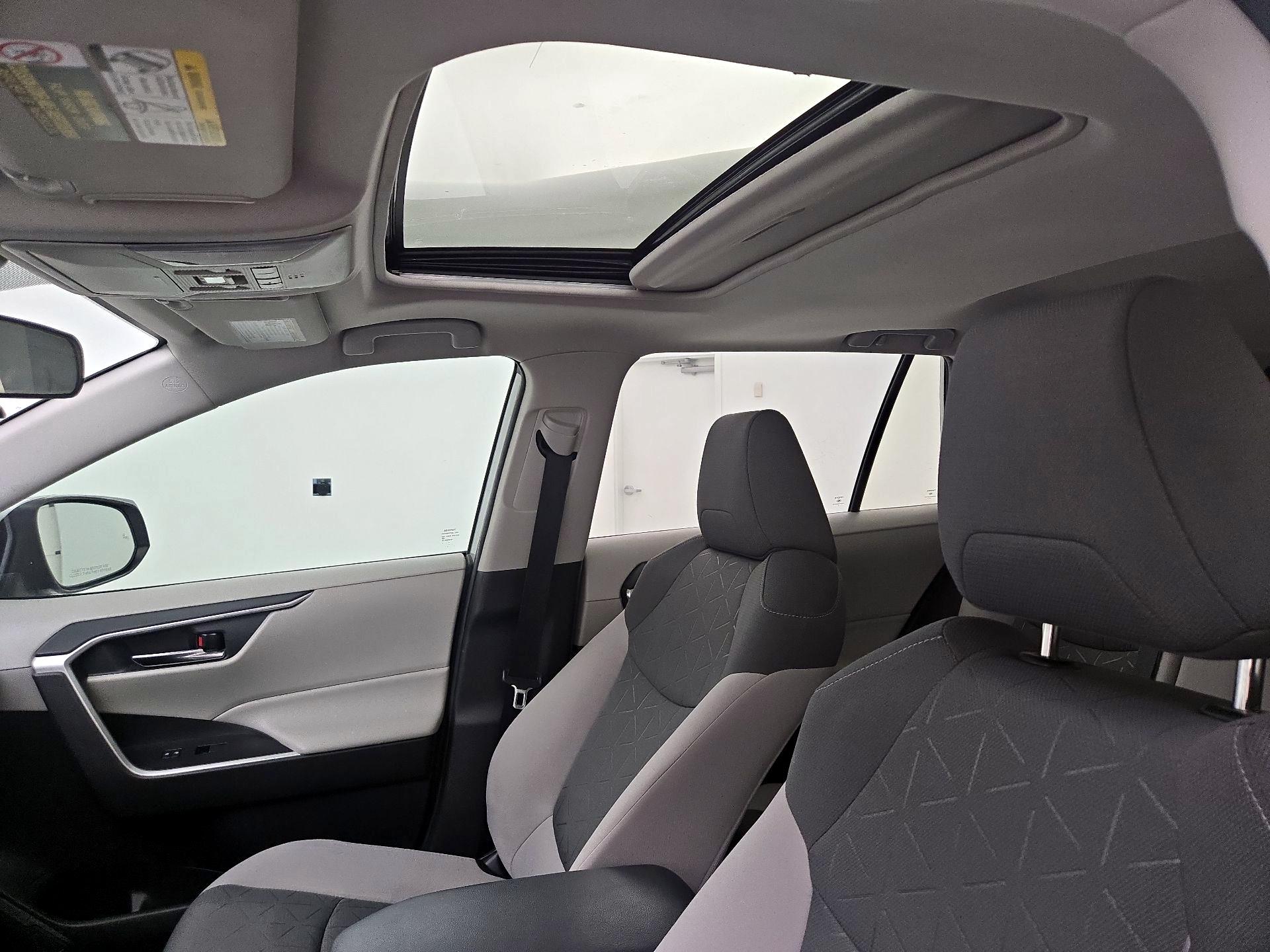 Thumbnail: 2020 Toyota RAV4 - 18