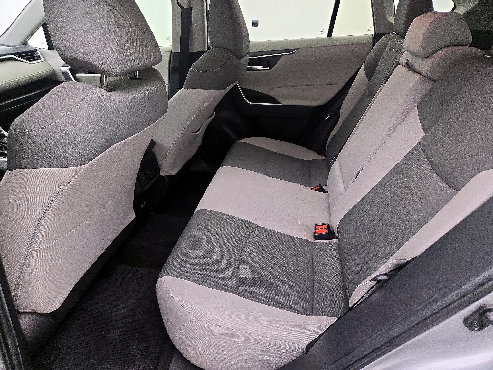 Thumbnail: 2020 Toyota RAV4 - 19