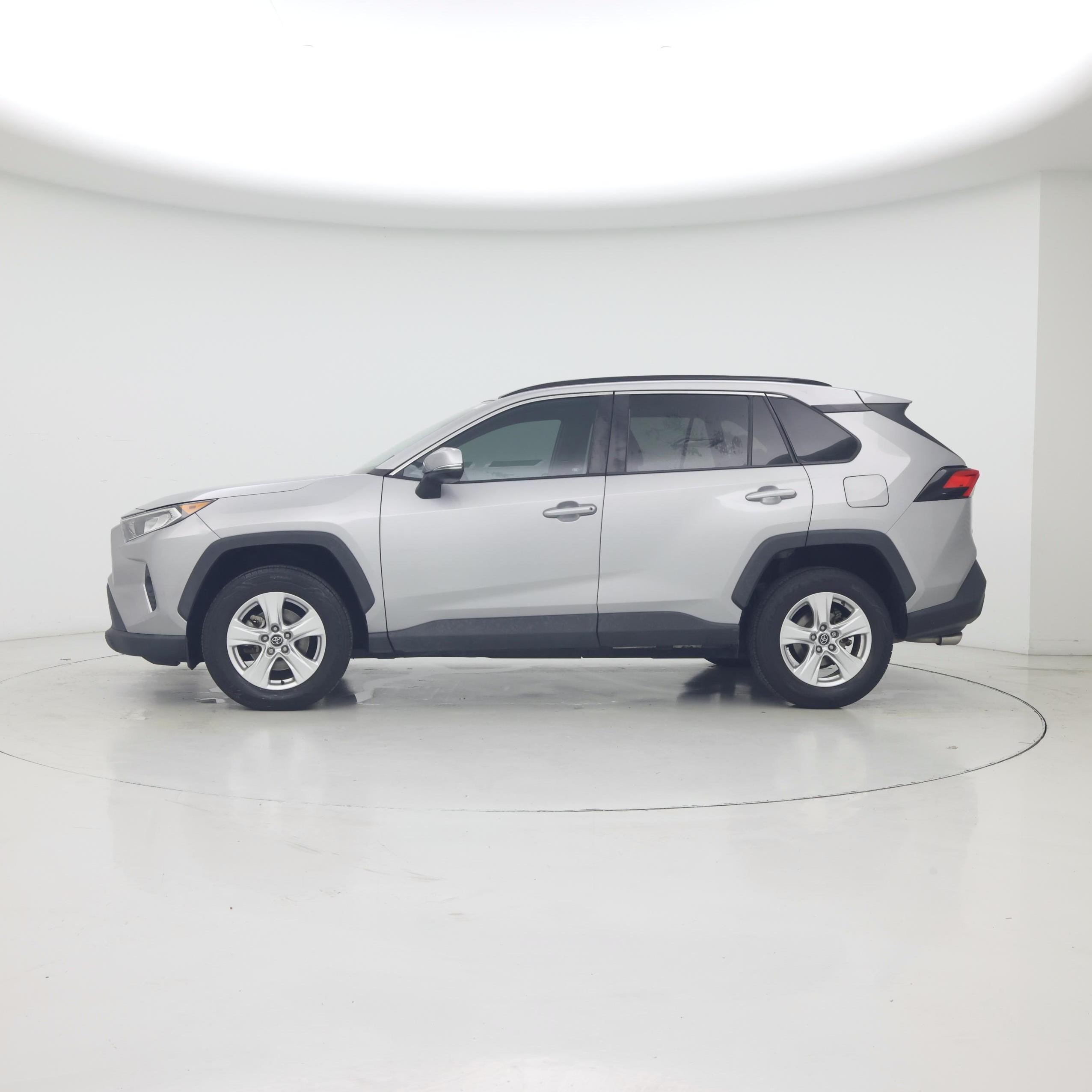 Thumbnail: 2020 Toyota RAV4 - 3