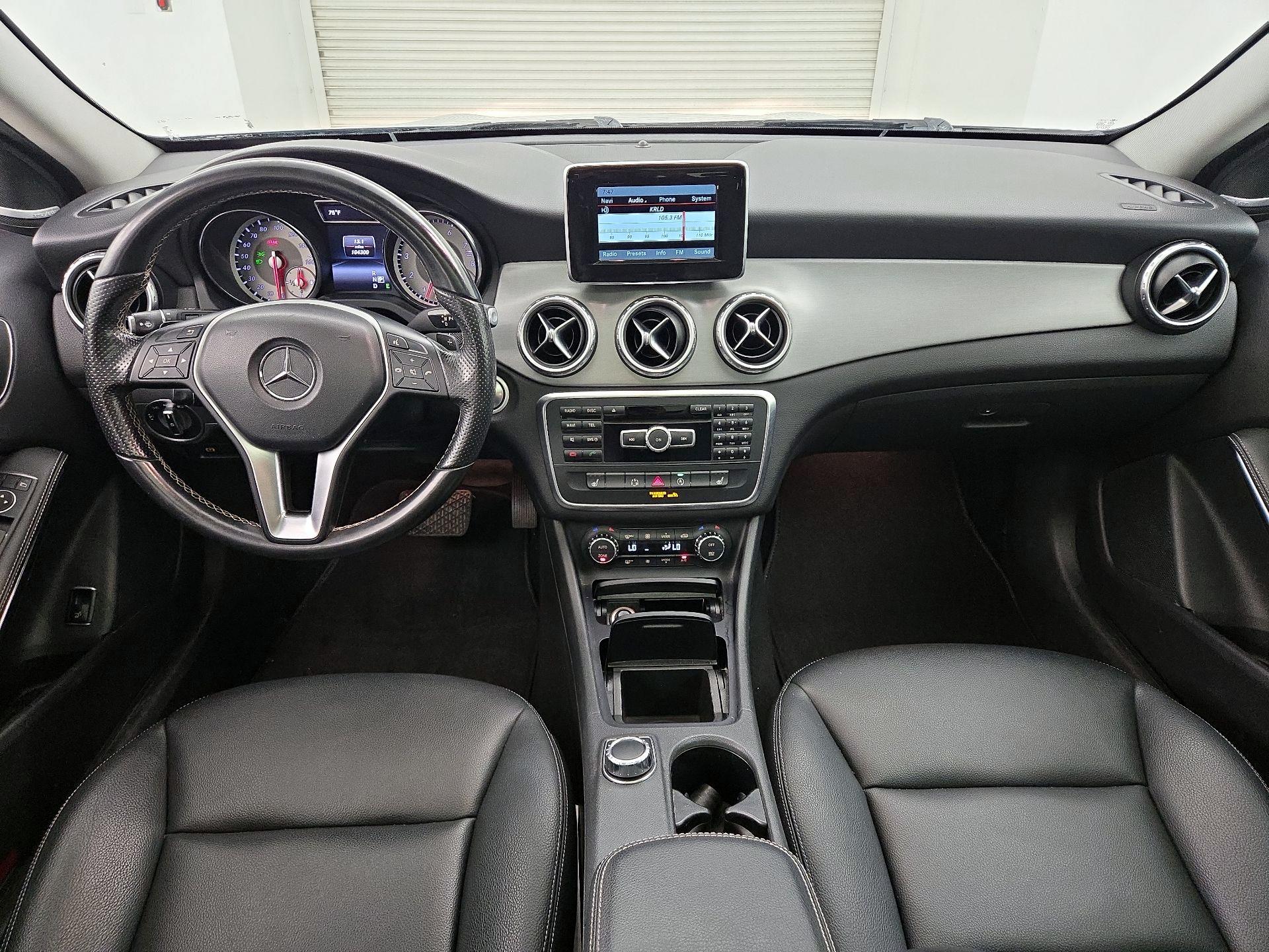 Thumbnail: 2015 Mercedes-Benz GLA - 9