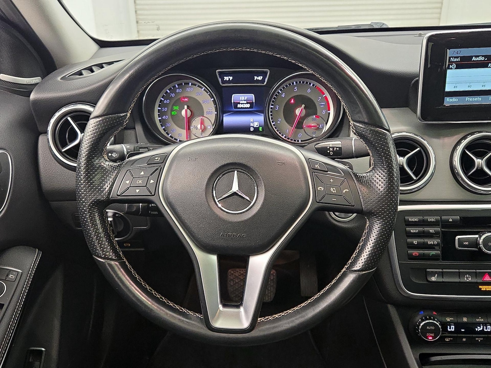 2015 Mercedes-Benz GLA-Class GLA250 - Photo 11