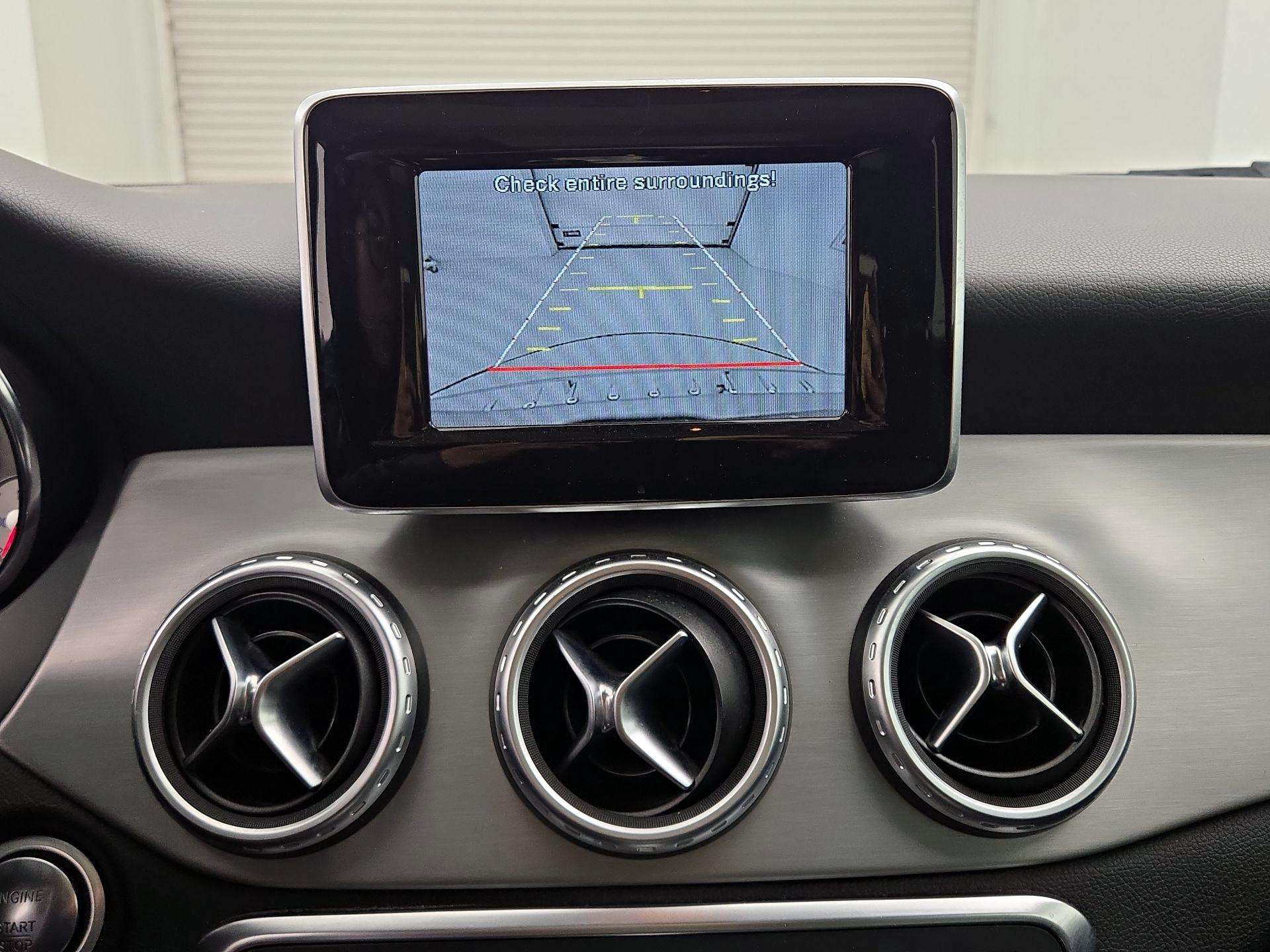 Thumbnail: 2015 Mercedes-Benz GLA - 14