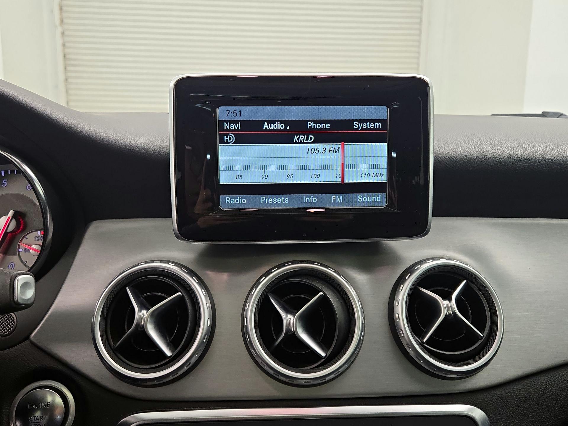 Thumbnail: 2015 Mercedes-Benz GLA - 15