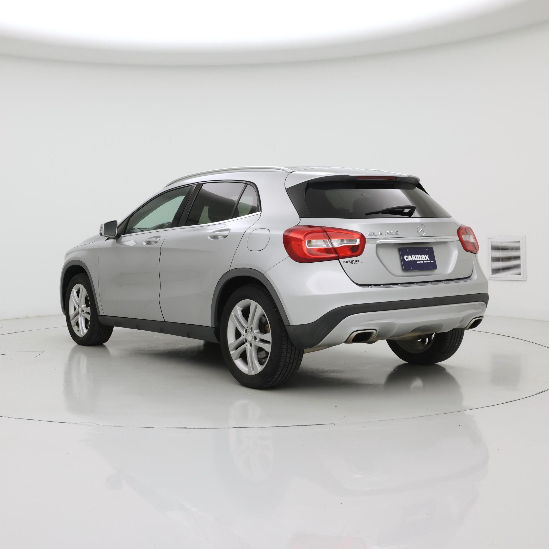 Thumbnail: 2015 Mercedes-Benz GLA - 2
