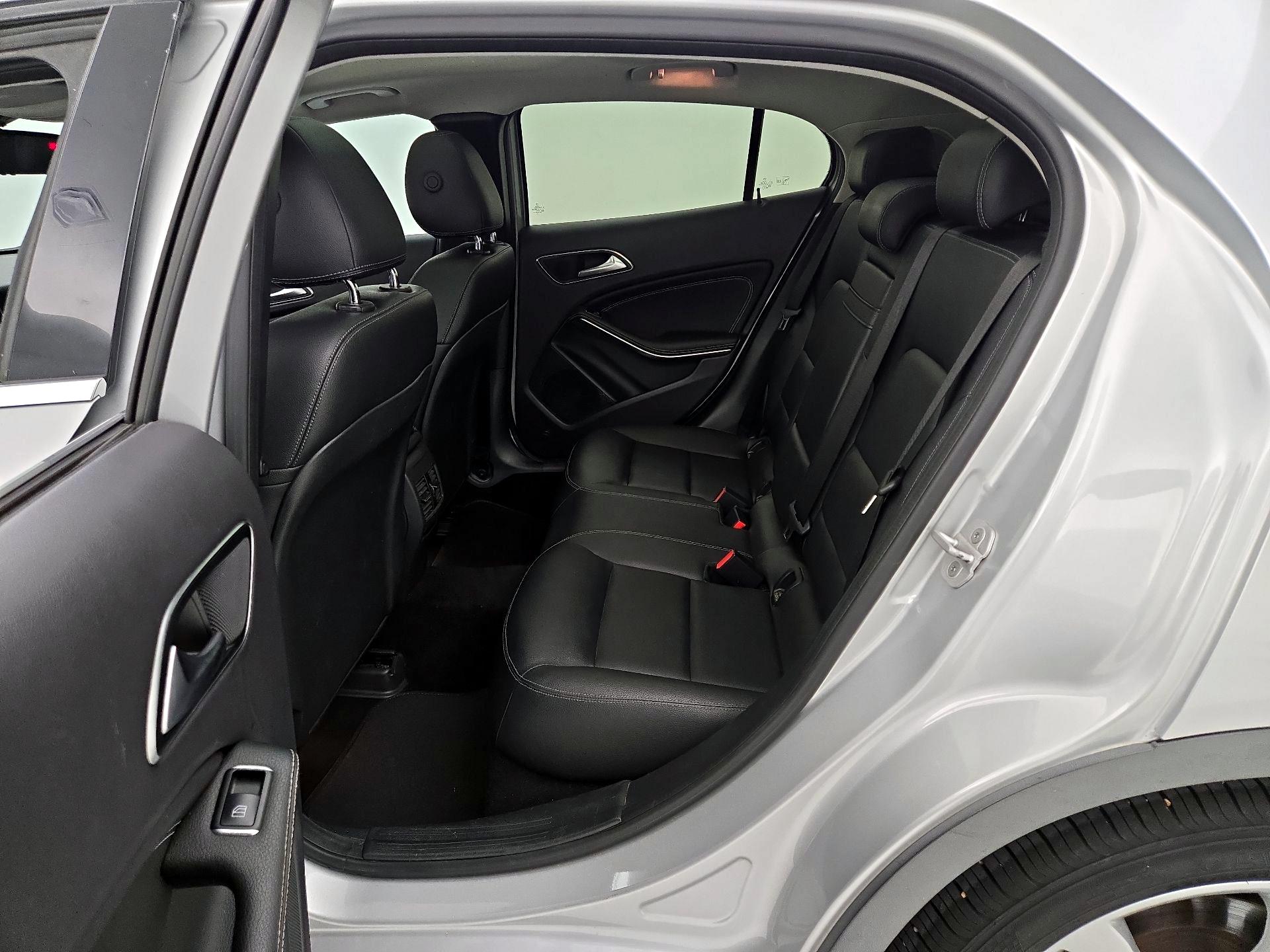 Thumbnail: 2015 Mercedes-Benz GLA - 19