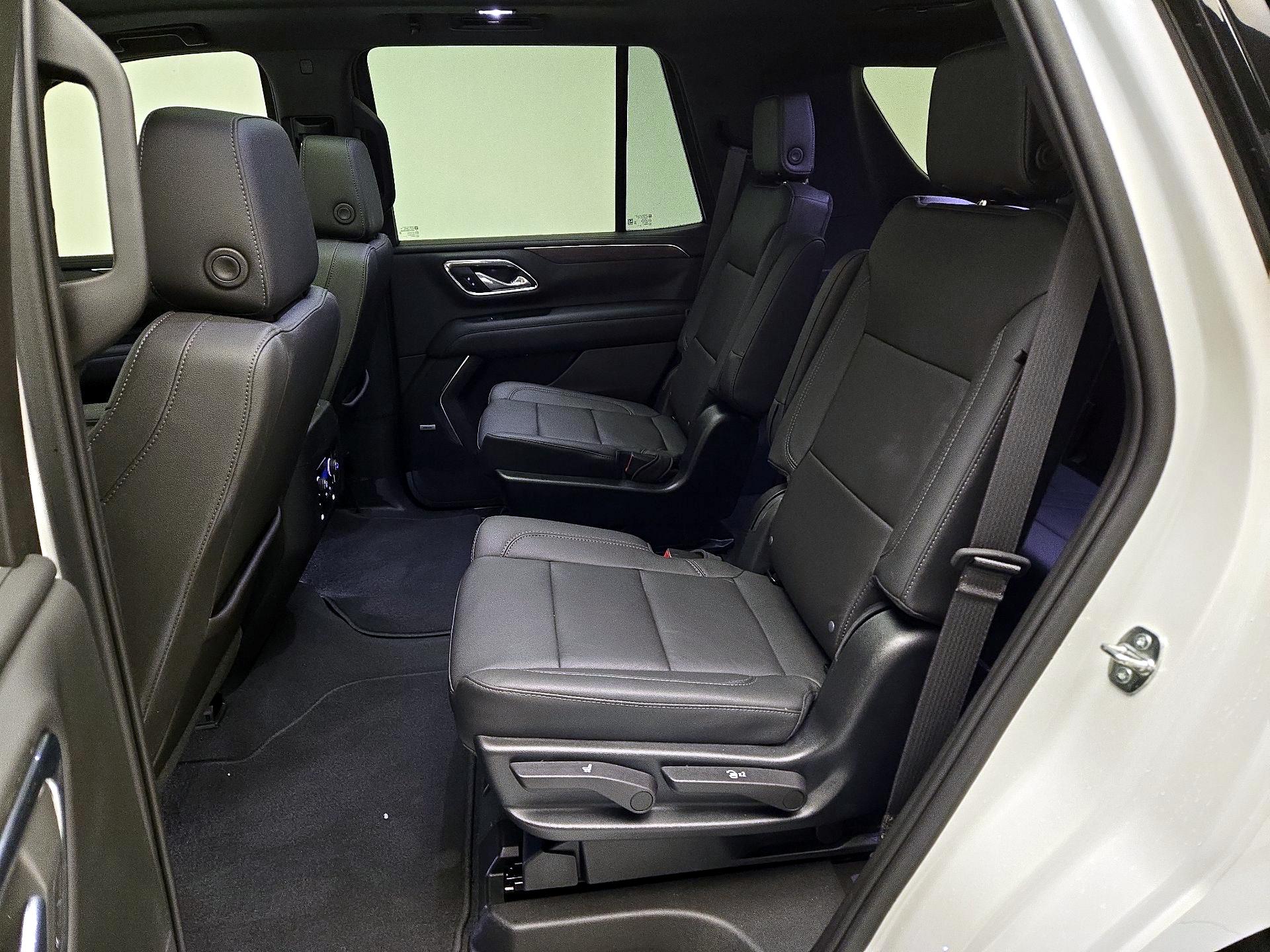 Thumbnail: 2023 Chevrolet Tahoe - 20