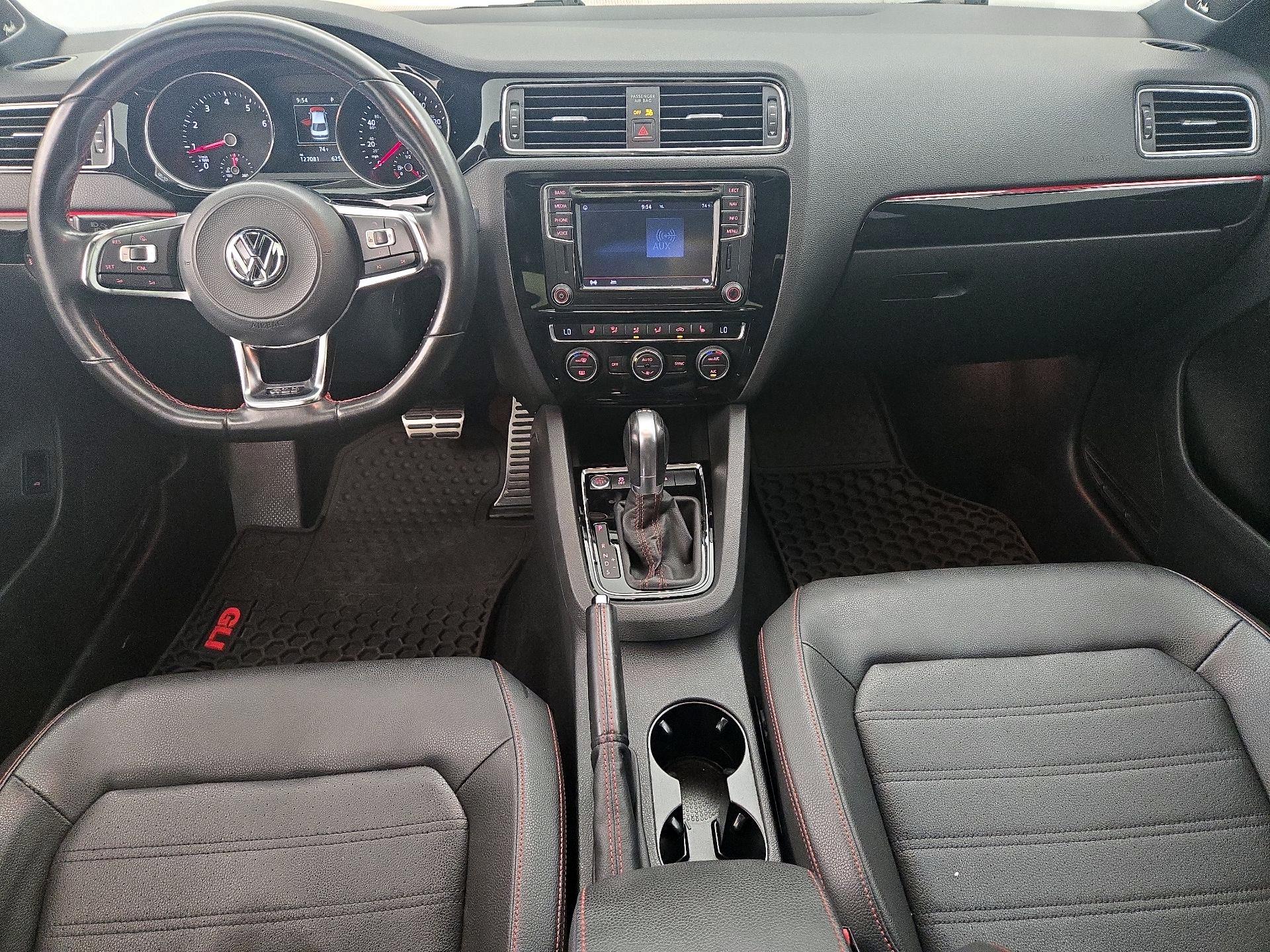 Thumbnail: 2017 Volkswagen Jetta - 9