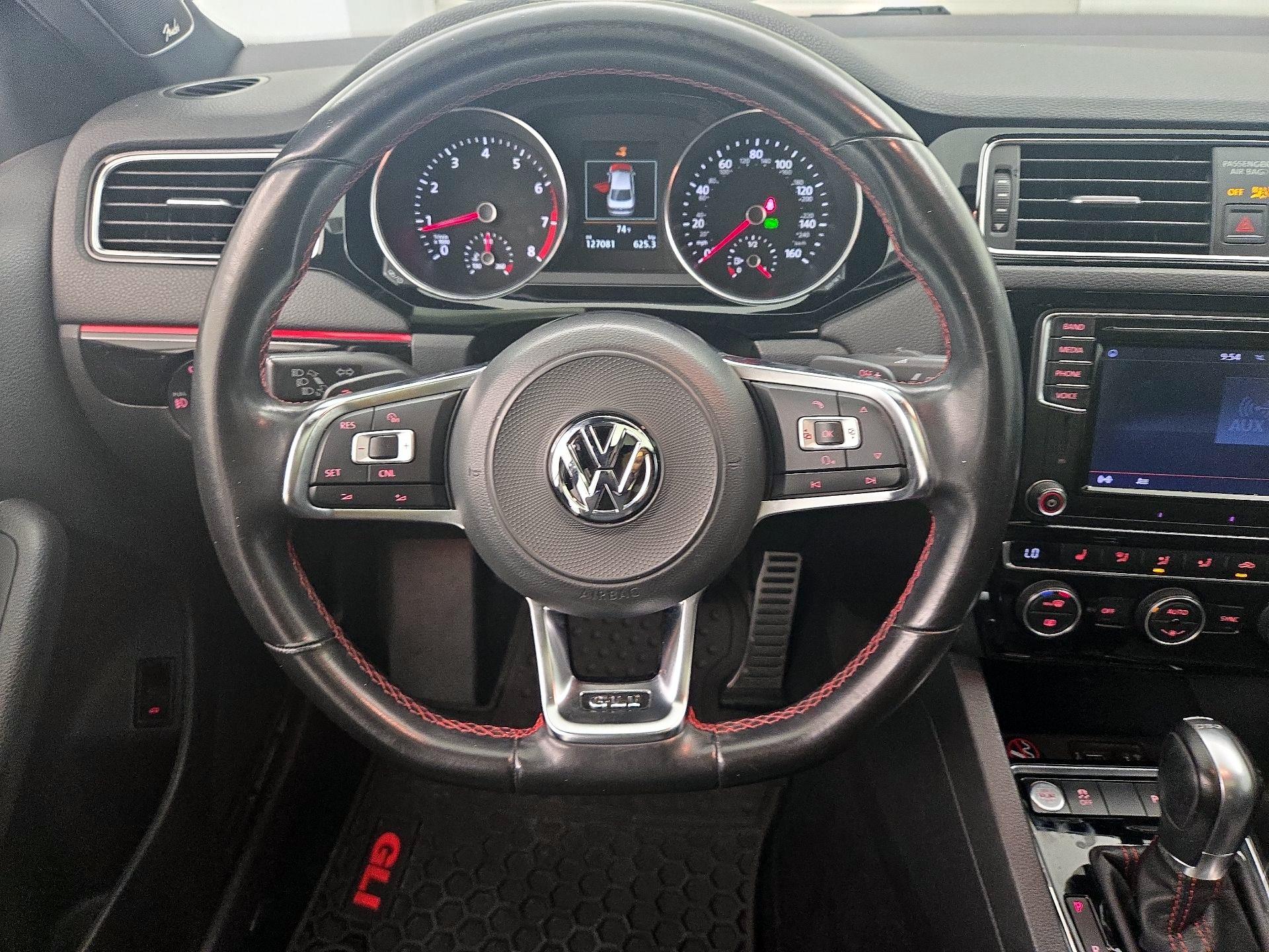 Thumbnail: 2017 Volkswagen Jetta - 10