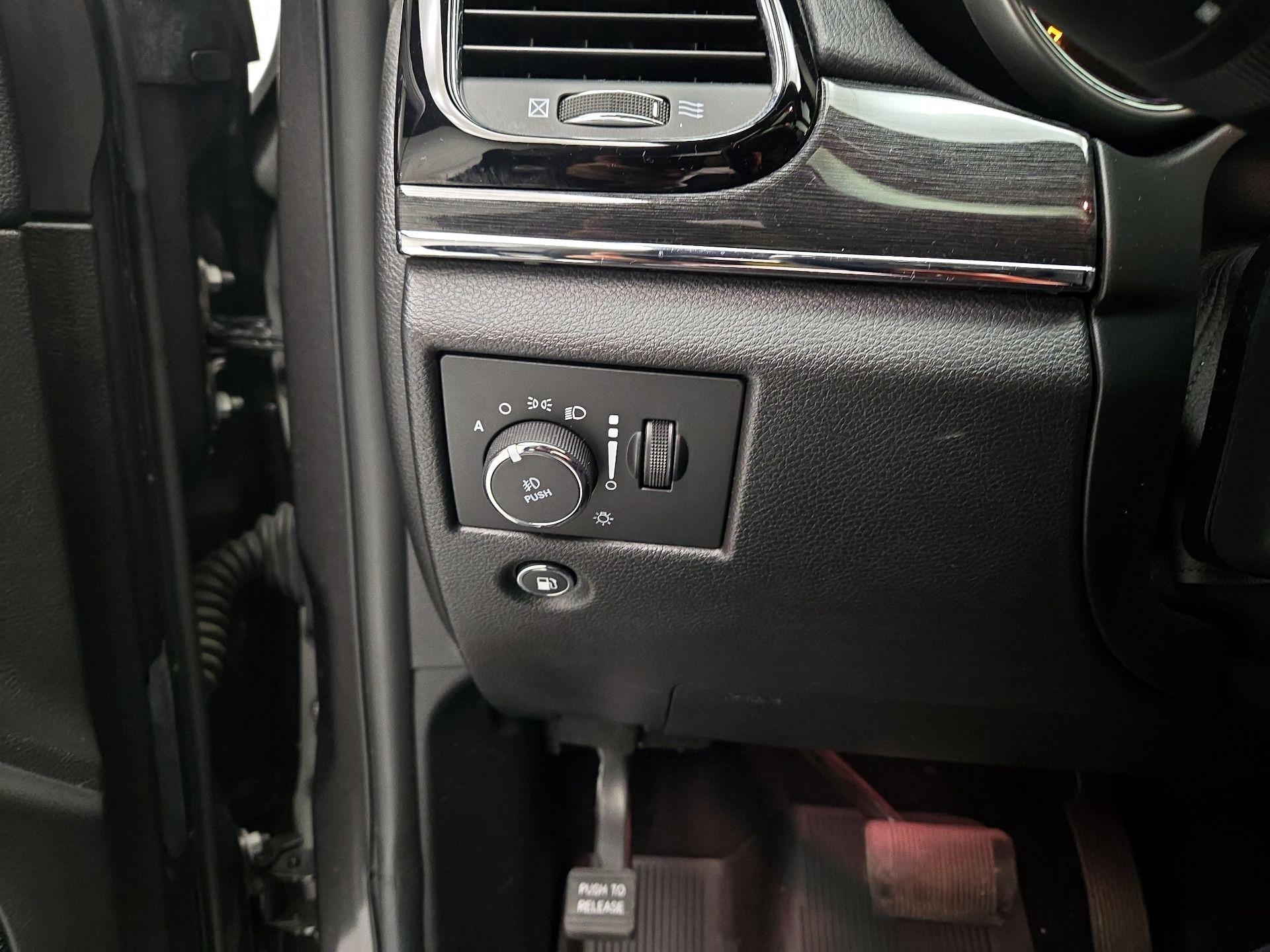 Thumbnail: 2020 Jeep Grand Cherokee - 13
