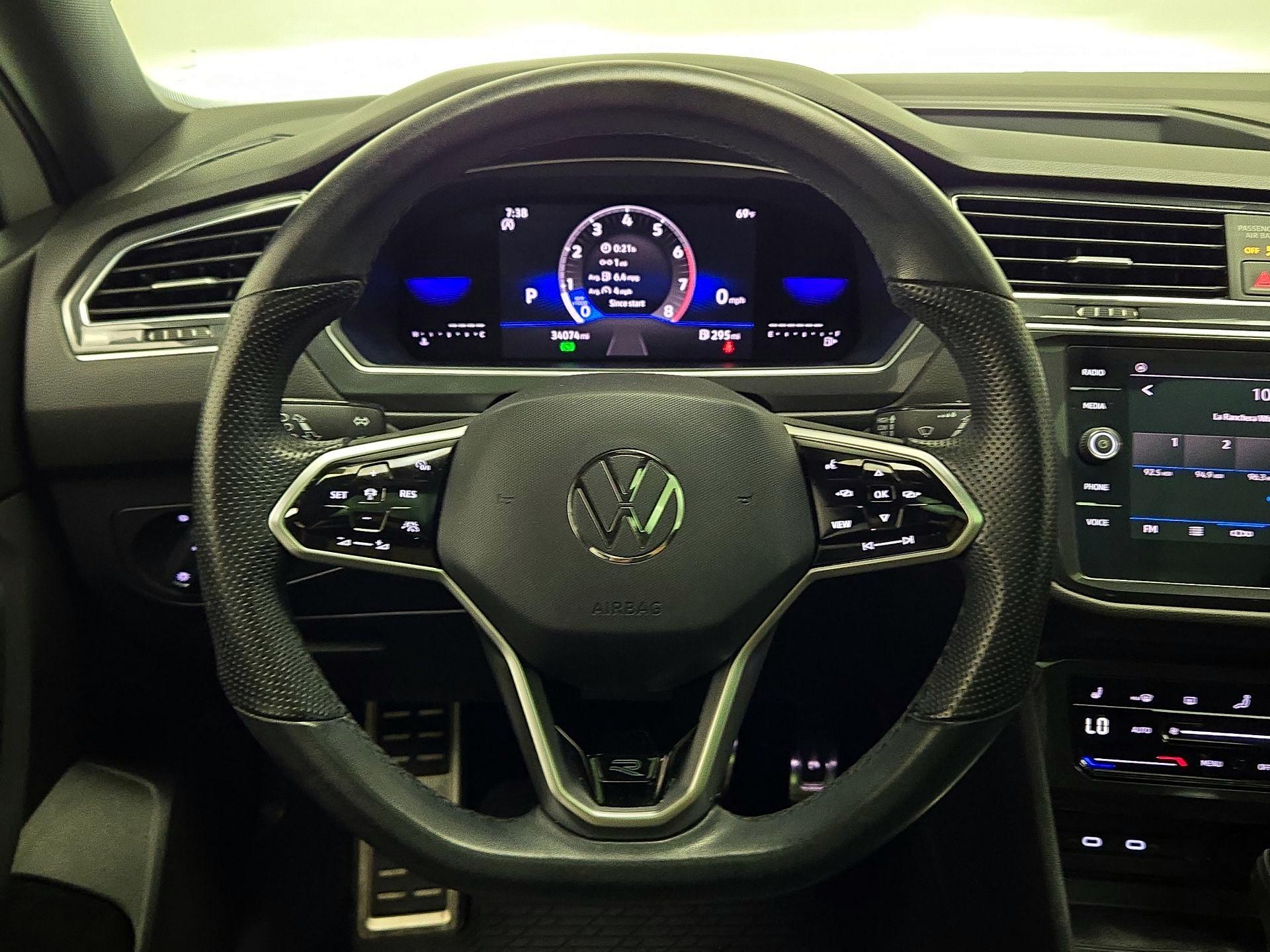 Thumbnail: 2023 Volkswagen Tiguan - 10