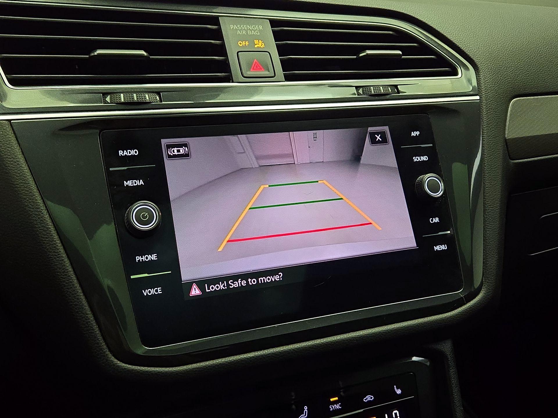 Thumbnail: 2023 Volkswagen Tiguan - 14
