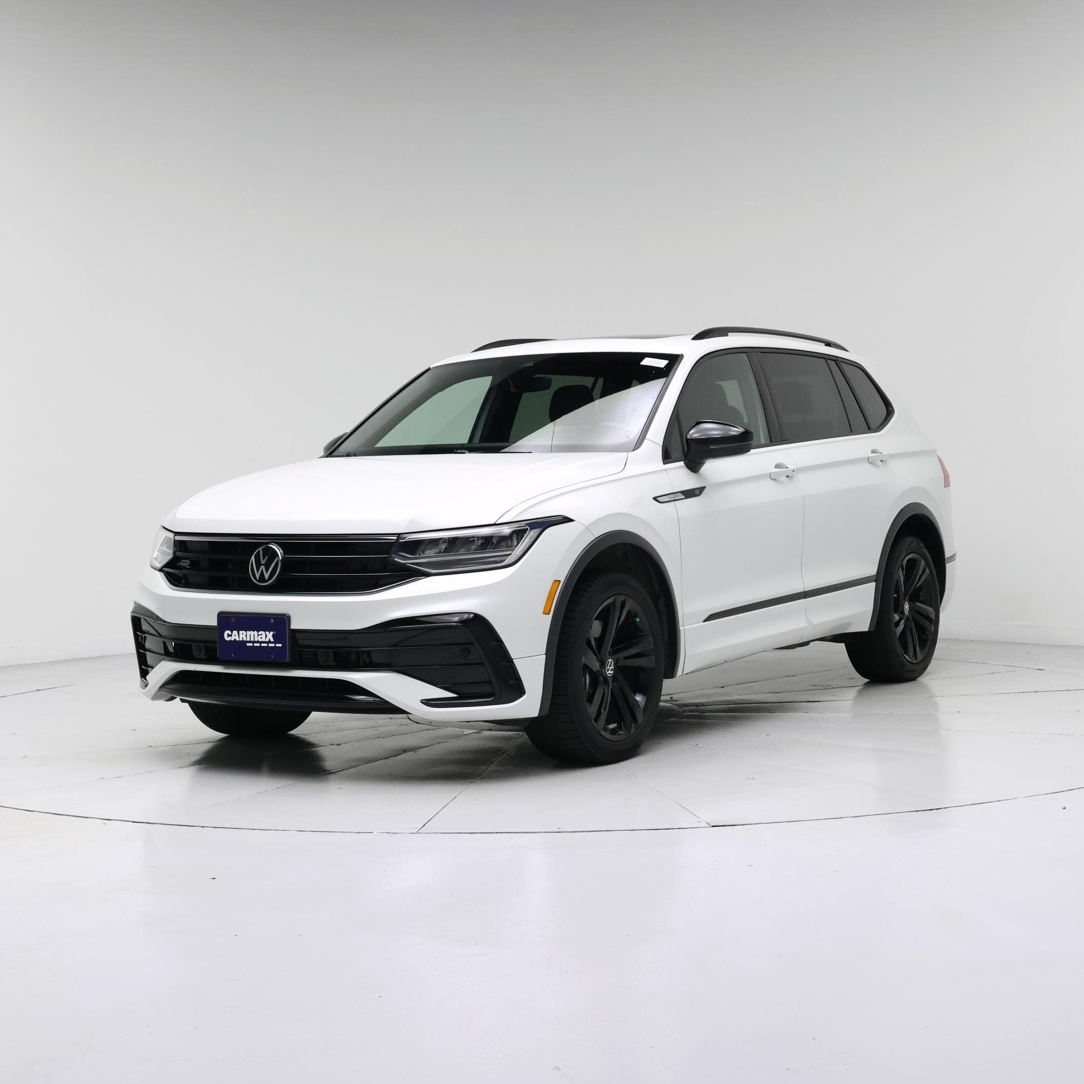 Thumbnail: 2023 Volkswagen Tiguan - 4