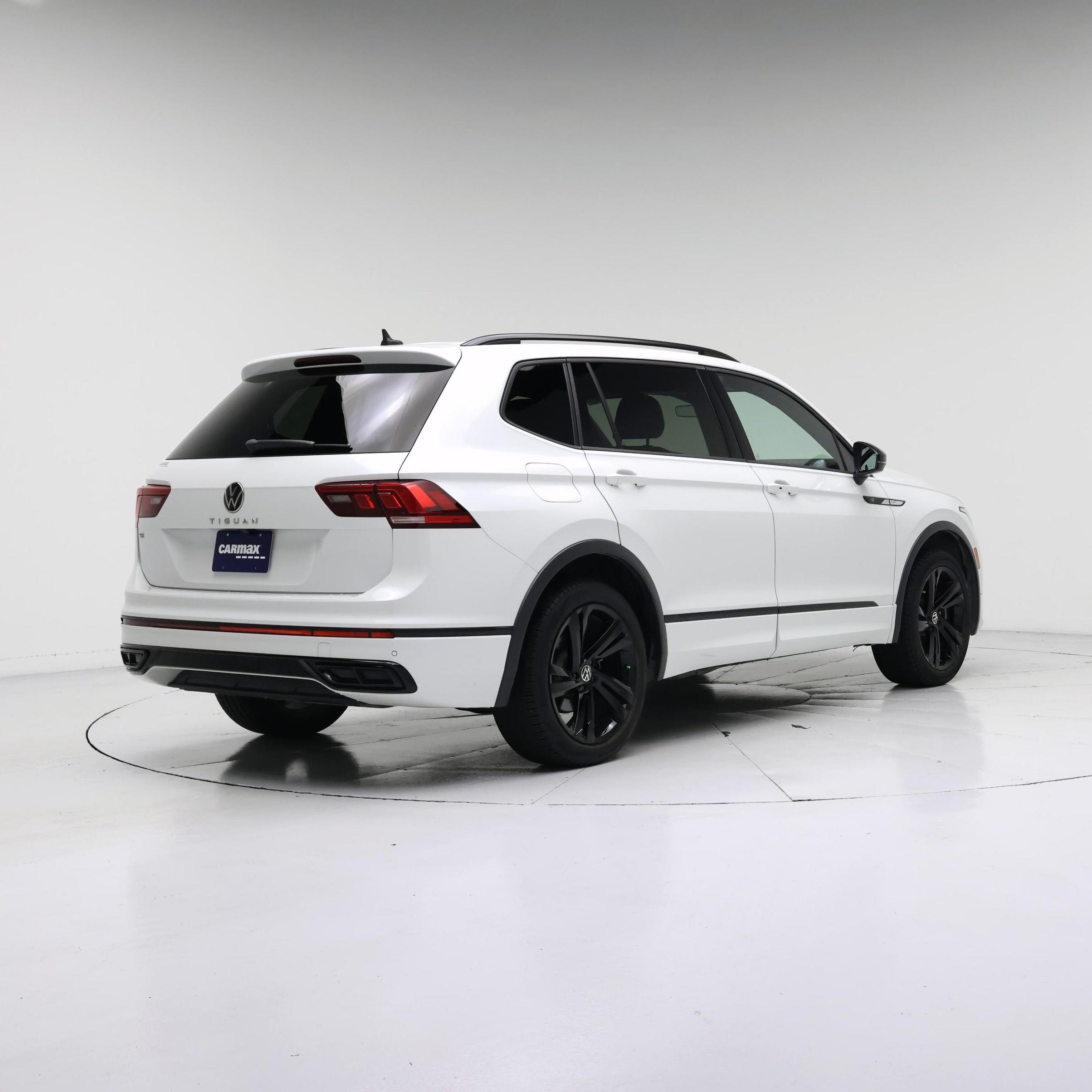 Thumbnail: 2023 Volkswagen Tiguan - 8