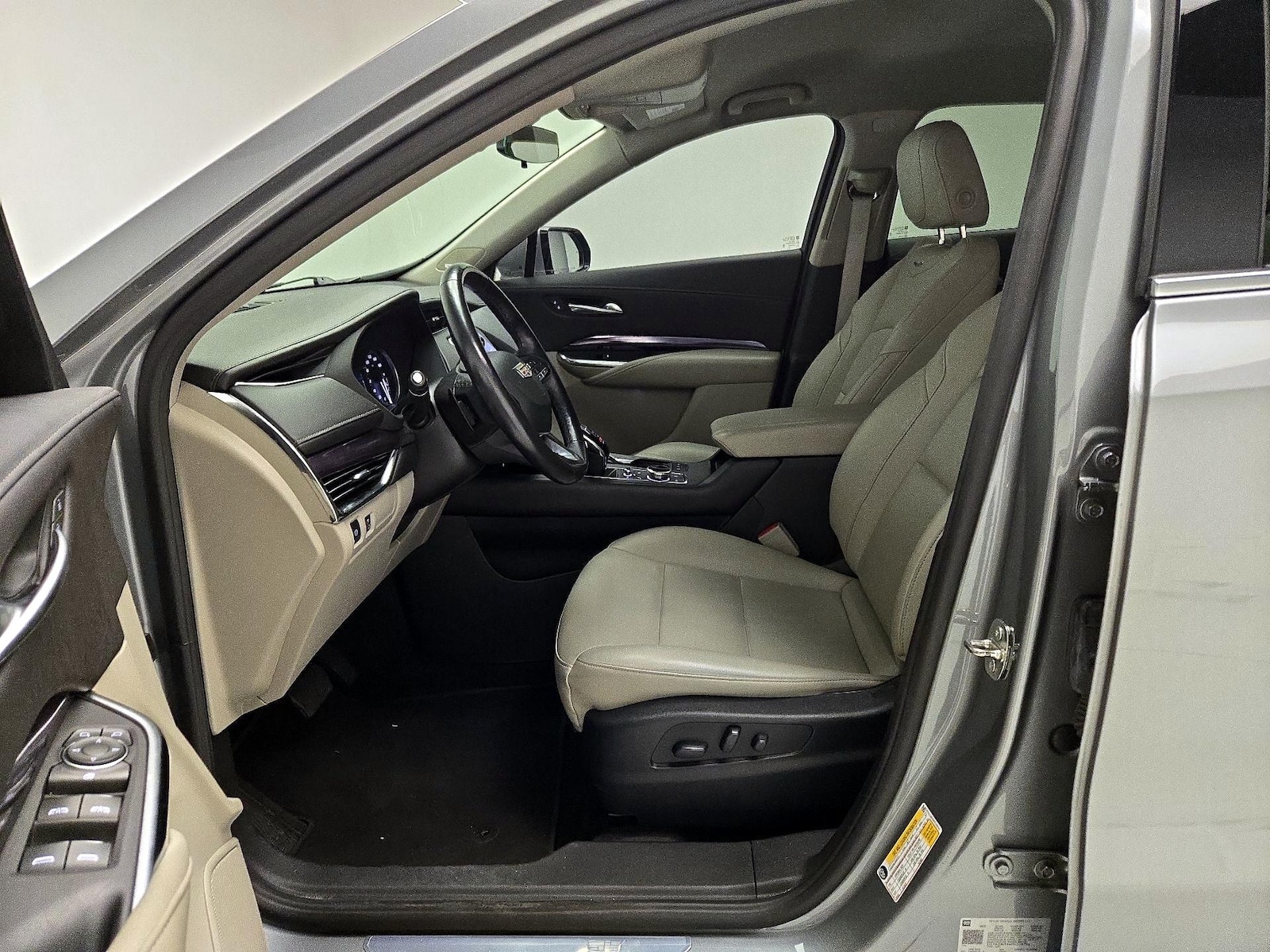 2023 Cadillac XT4 Luxury - Photo 12