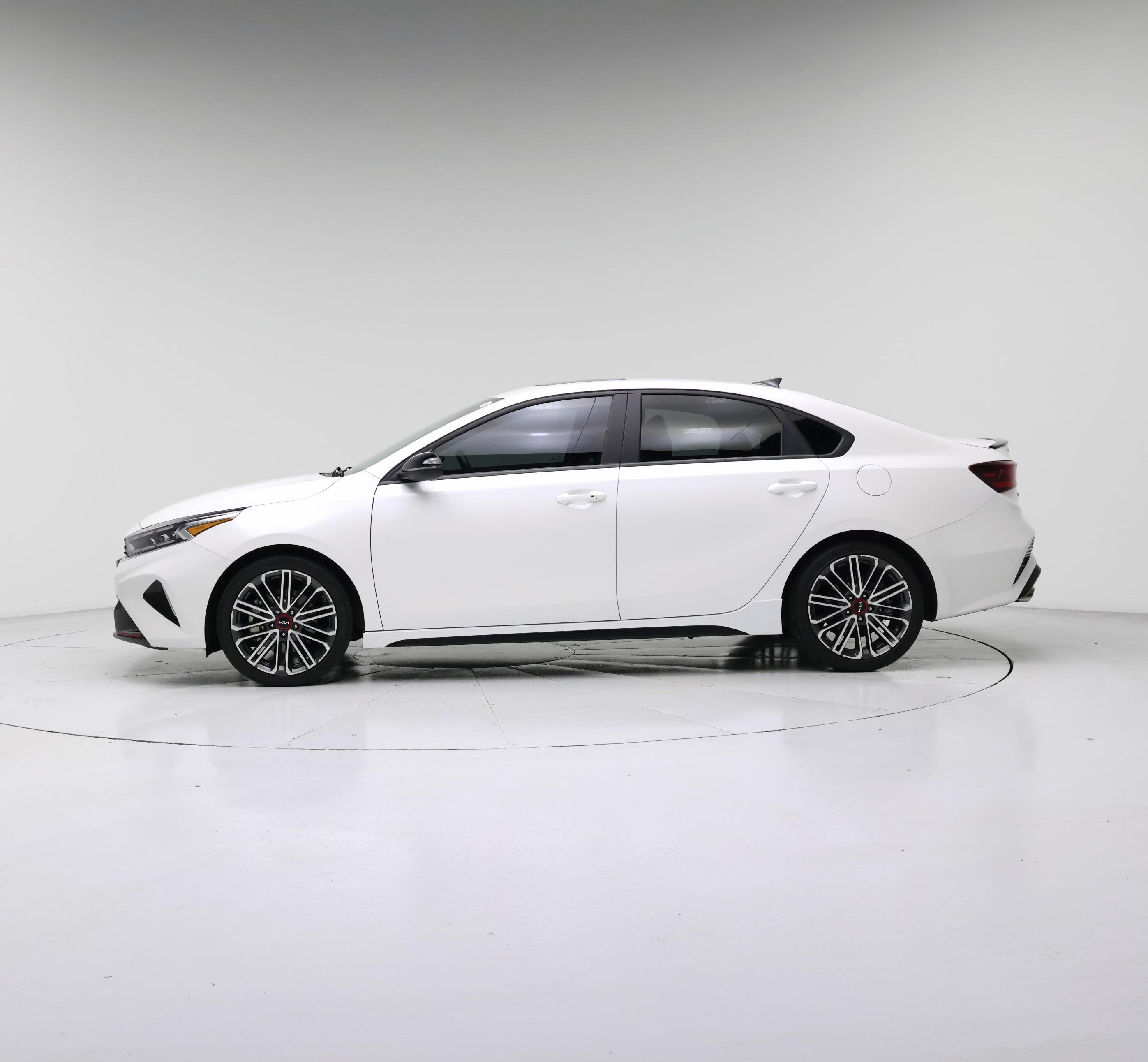 Thumbnail: 2024 Kia Forte - 3