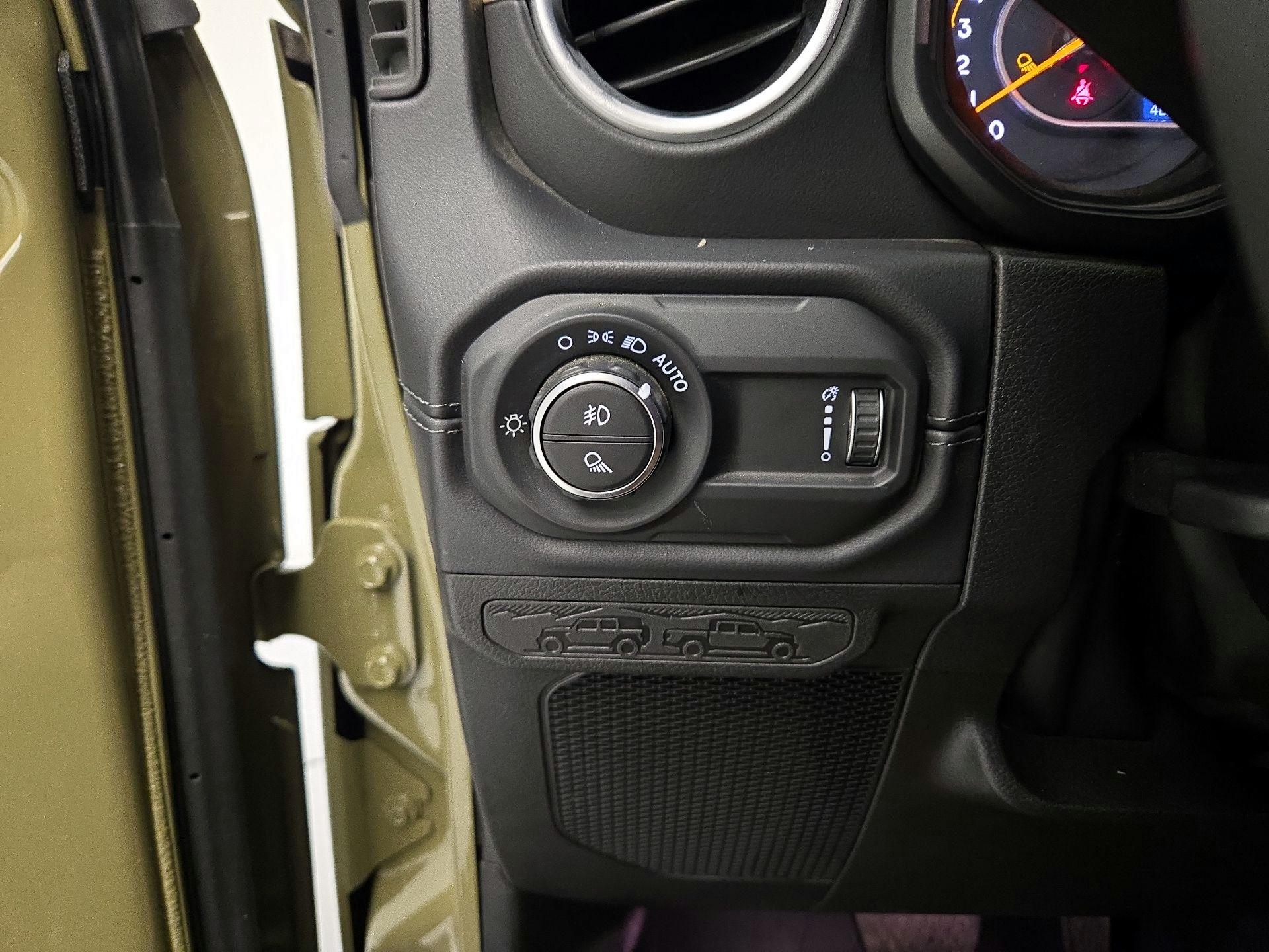 Thumbnail: 2025 Jeep Gladiator - 13