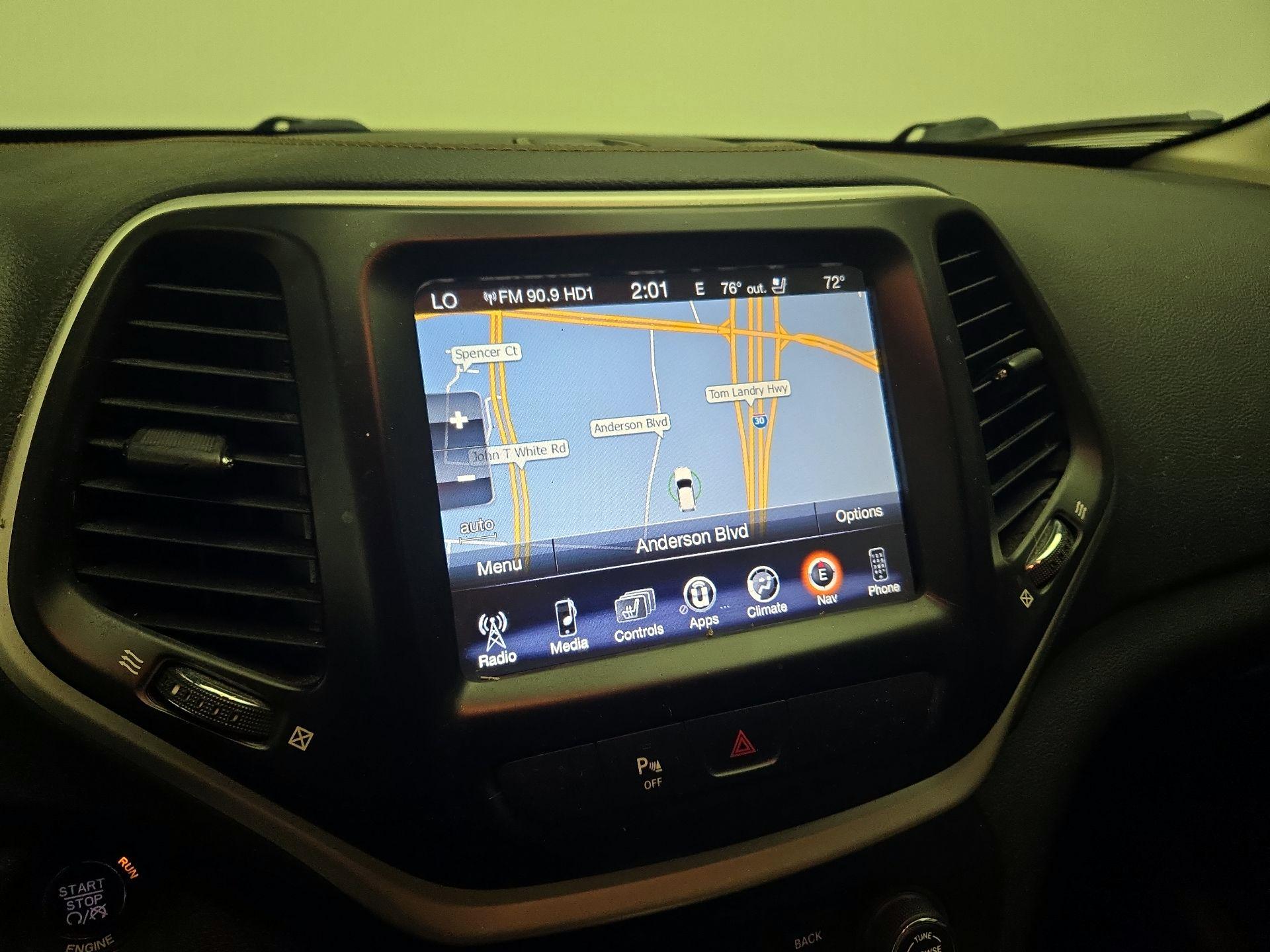 Thumbnail: 2016 Jeep Cherokee - 14