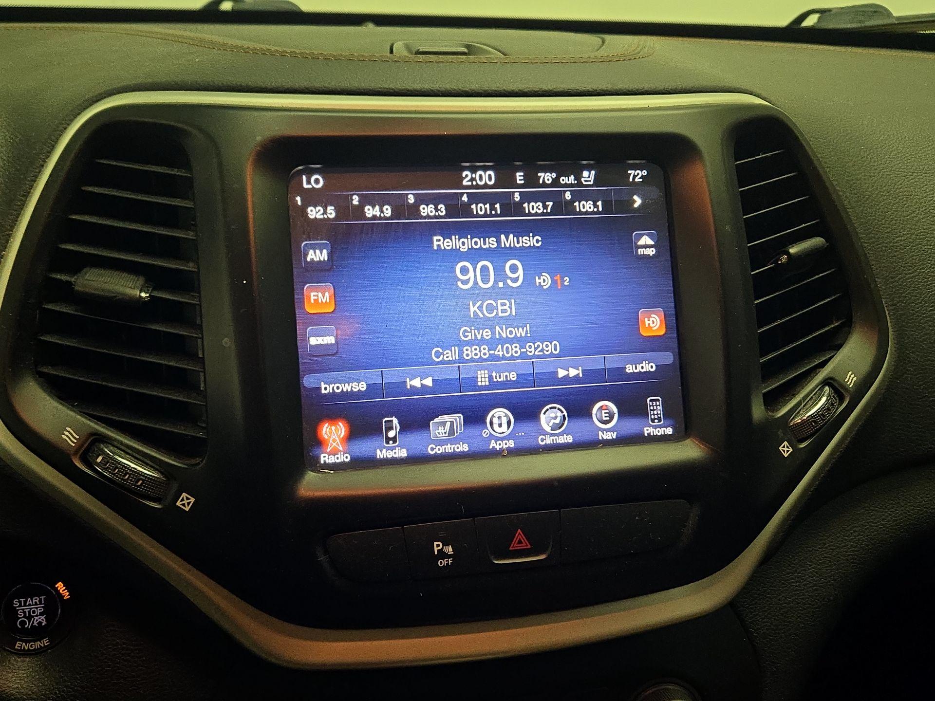 Thumbnail: 2016 Jeep Cherokee - 16