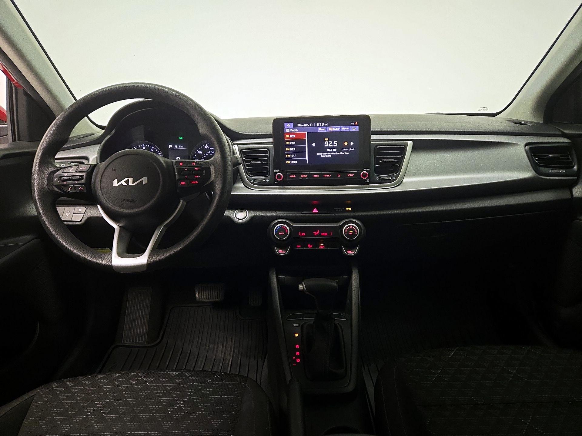 Thumbnail: 2022 Kia Rio - 9