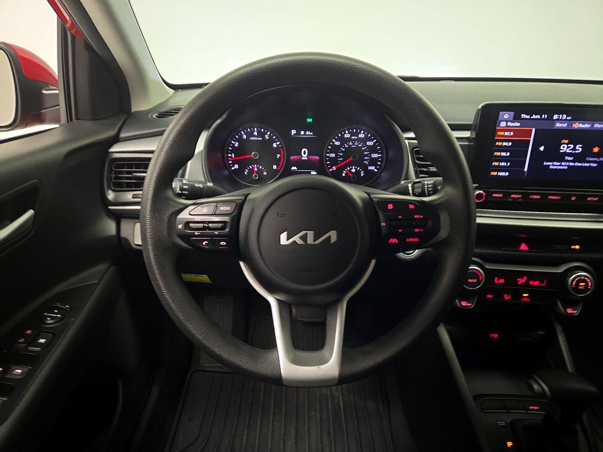Thumbnail: 2022 Kia Rio - 10