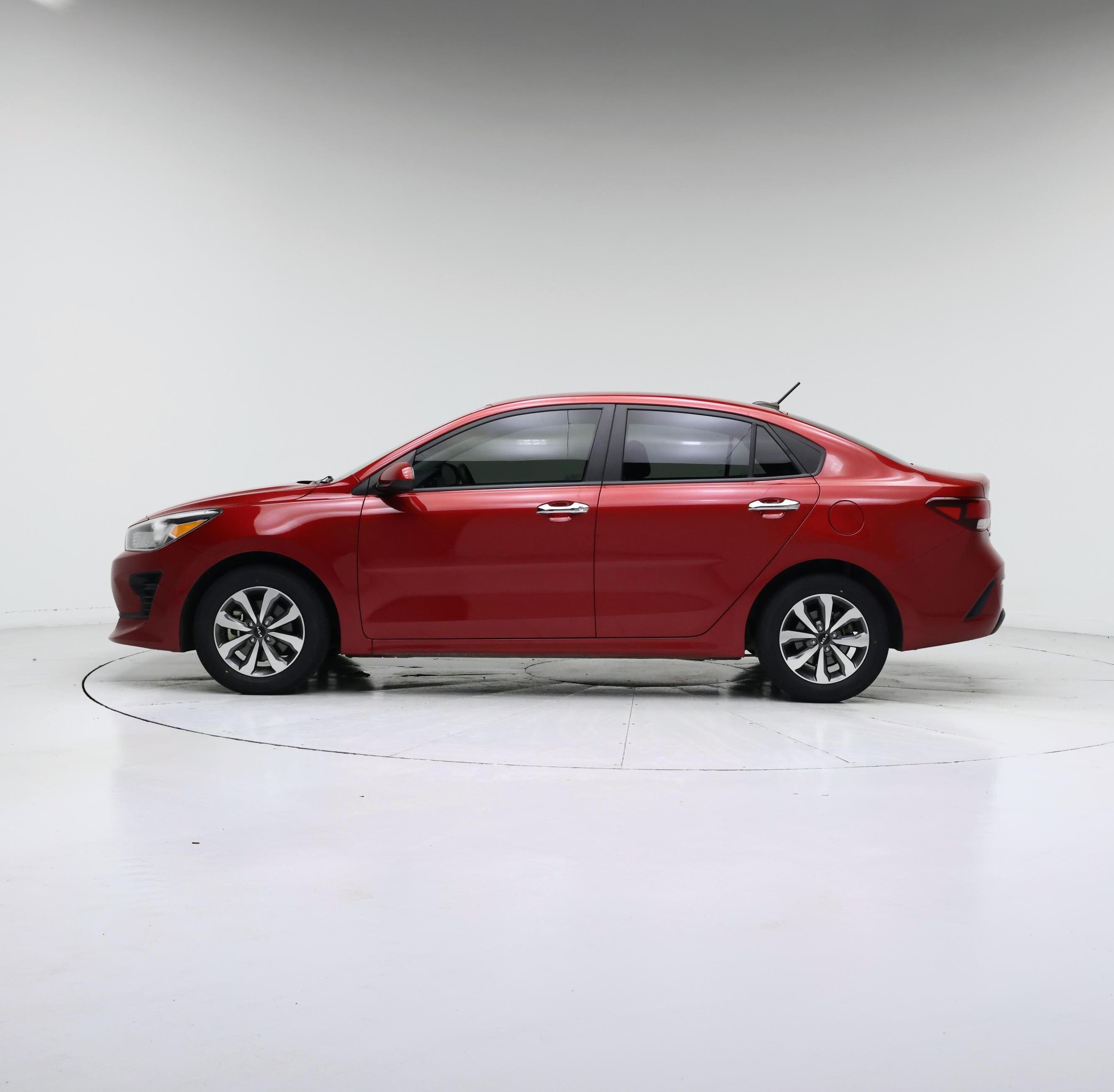 Thumbnail: 2022 Kia Rio - 3