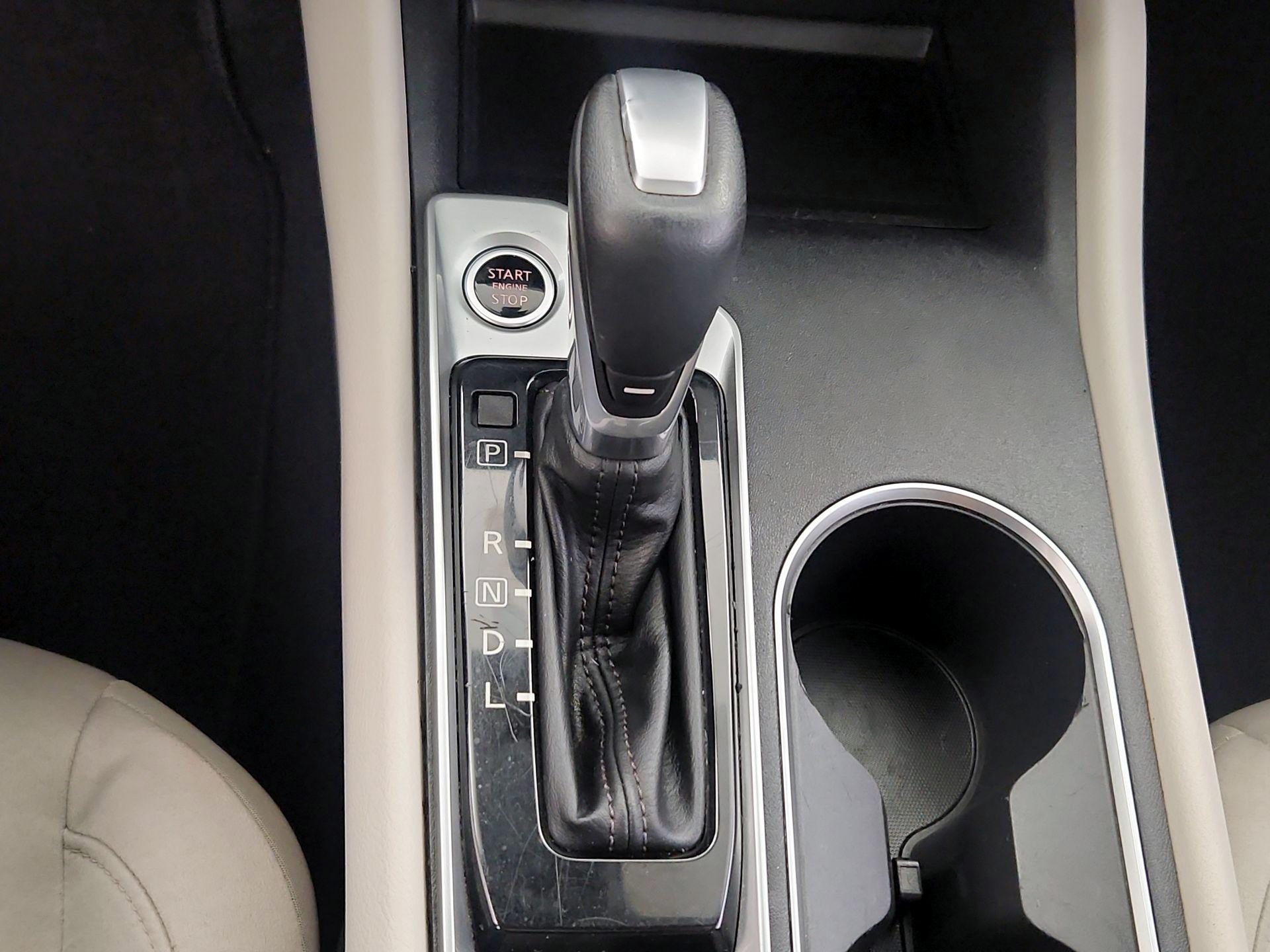 Thumbnail: 2019 Nissan Altima - 17